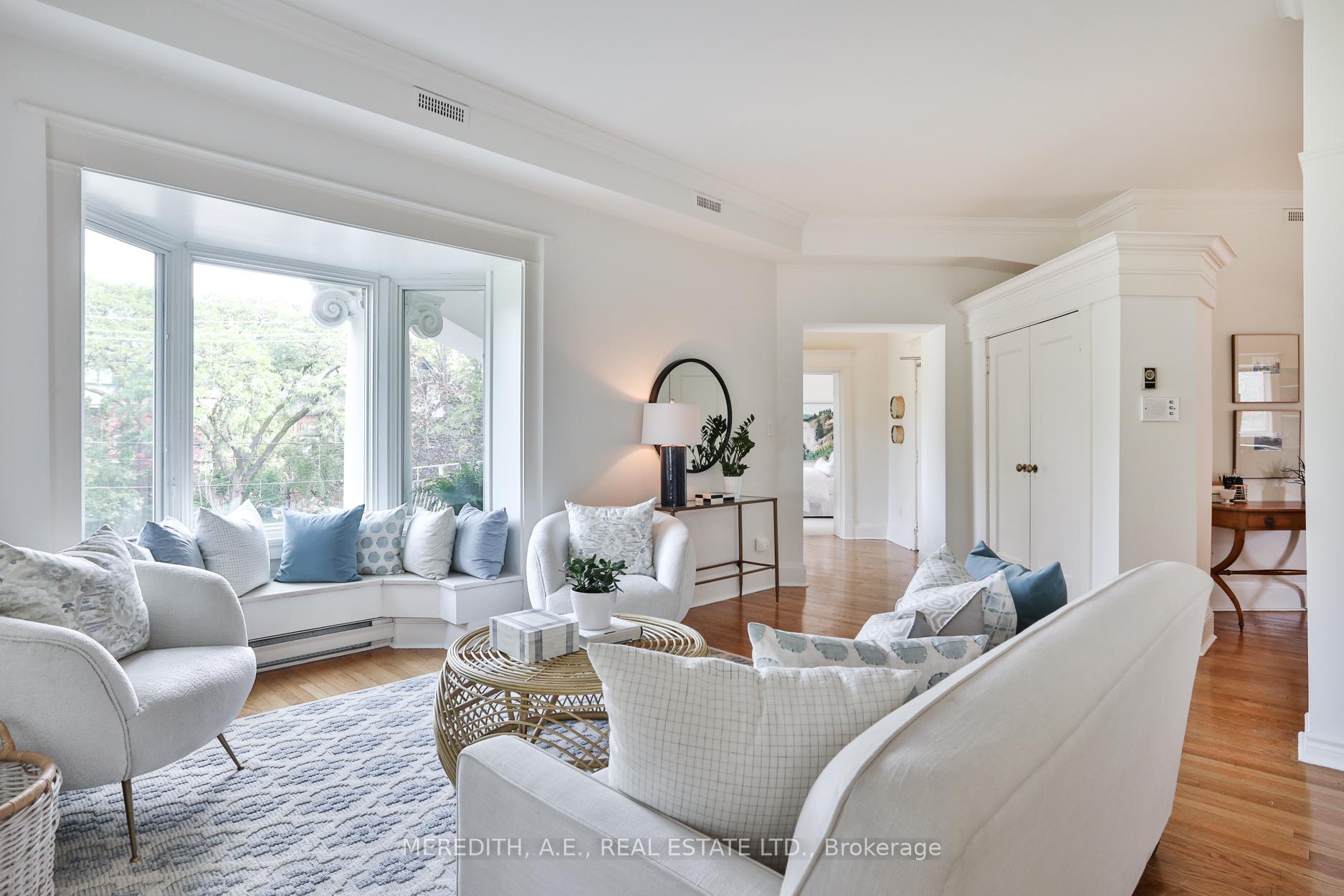 Photo 4 of Unit 203, 75 Crescent Road, Toronto, Rosedale-Moore Park — HOMEH