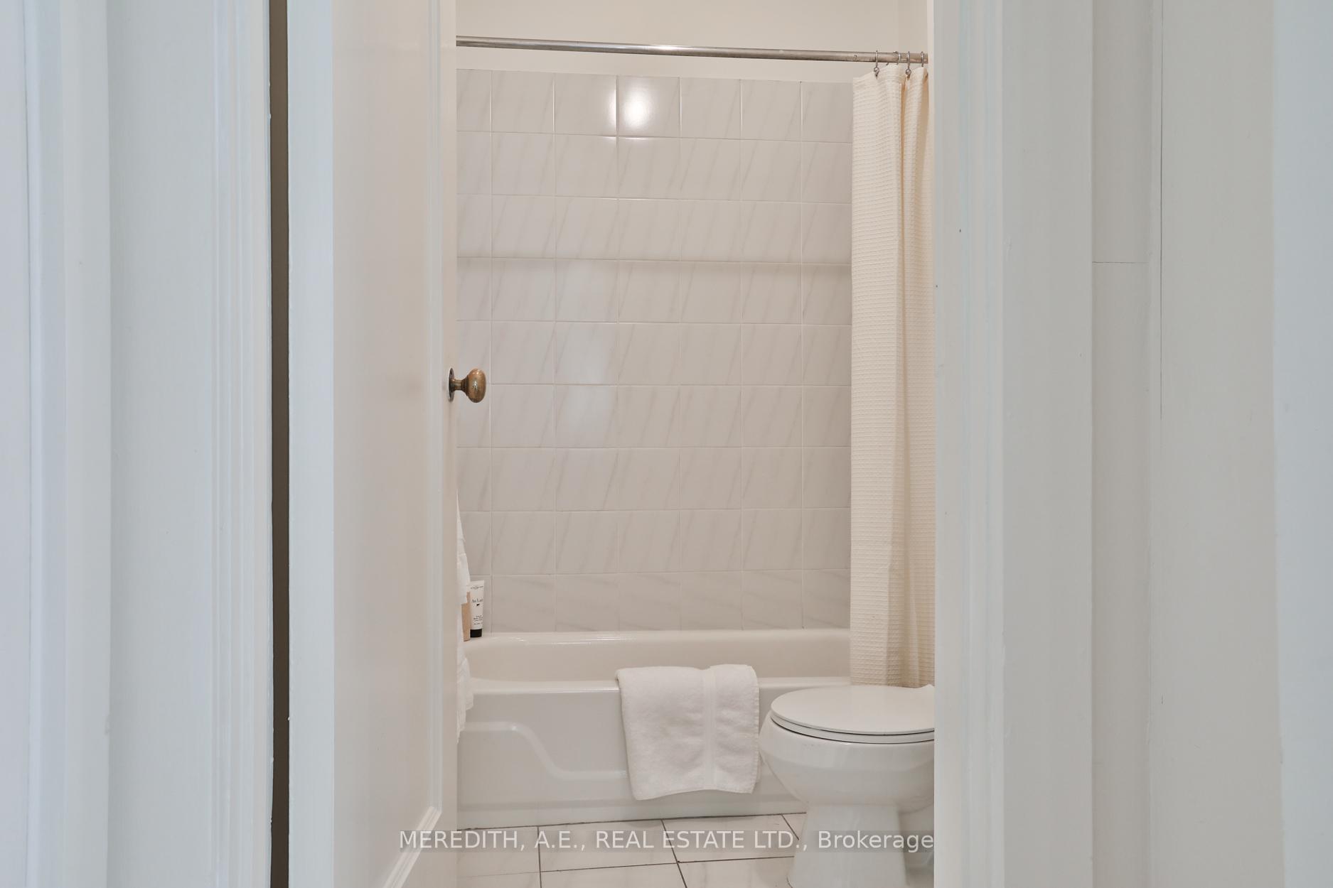 Photo 24 of Unit 203, 75 Crescent Road, Toronto, Rosedale-Moore Park — HOMEH