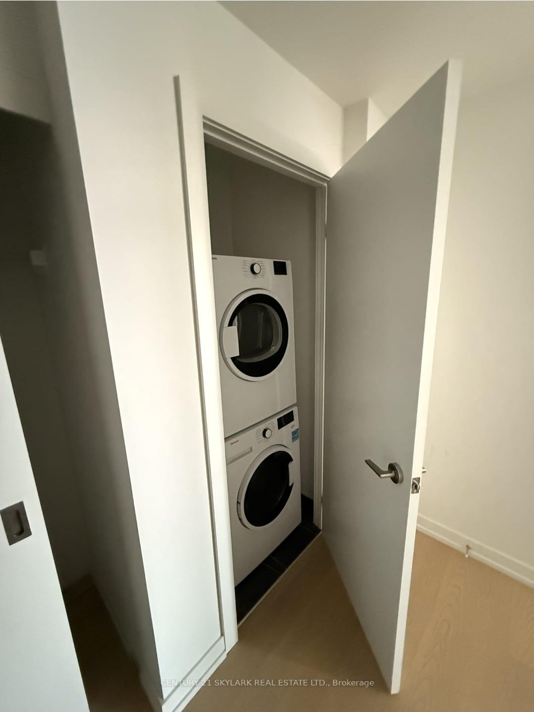 Photo 11 of Unit 902, 15 Wellington Street S, Kitchener, Cherry Hill — HOMEH