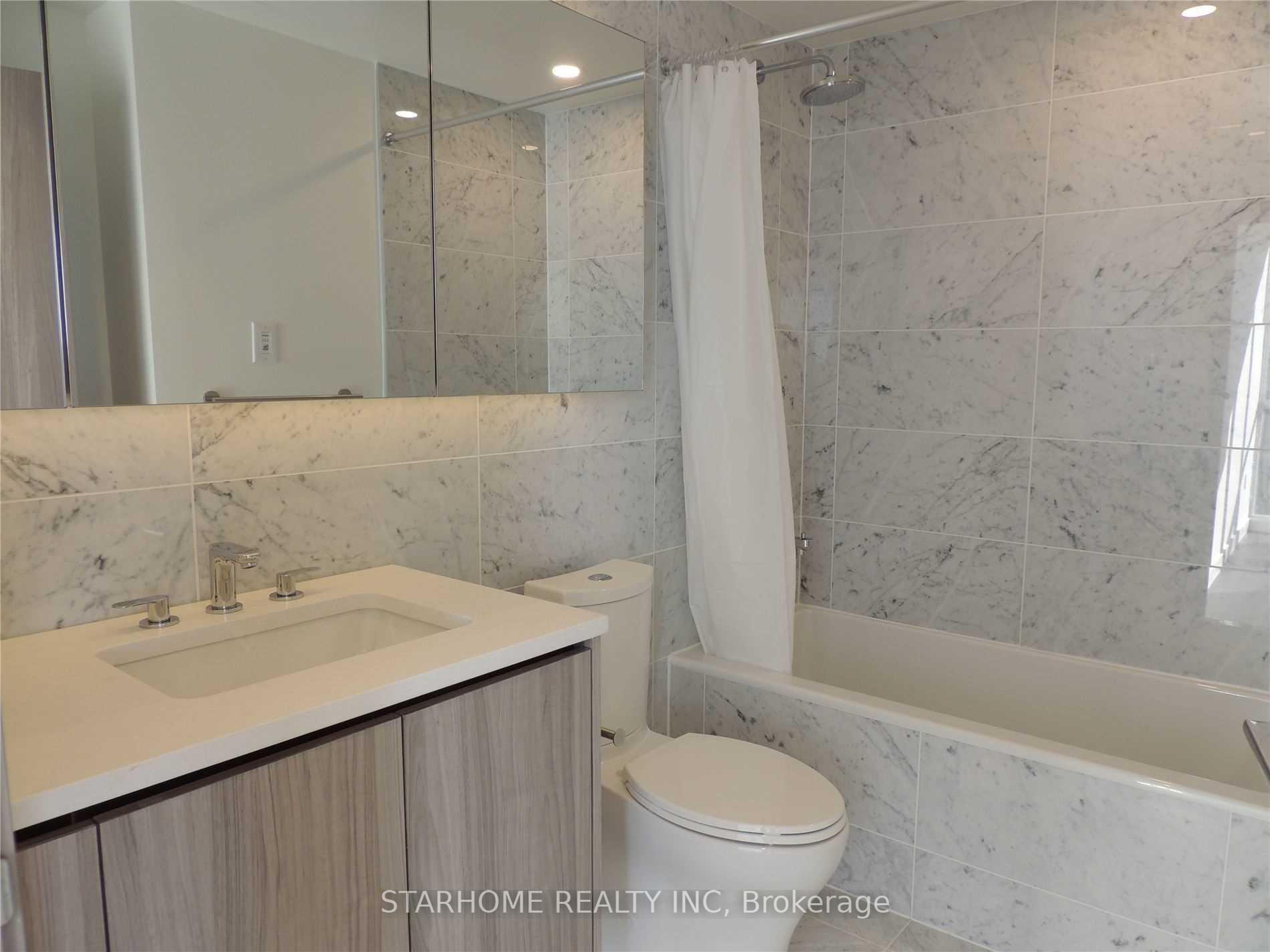 Photo 7 of Unit 1606, 95 Mcmahon Drive, North York, Bayview Village — HOMEH