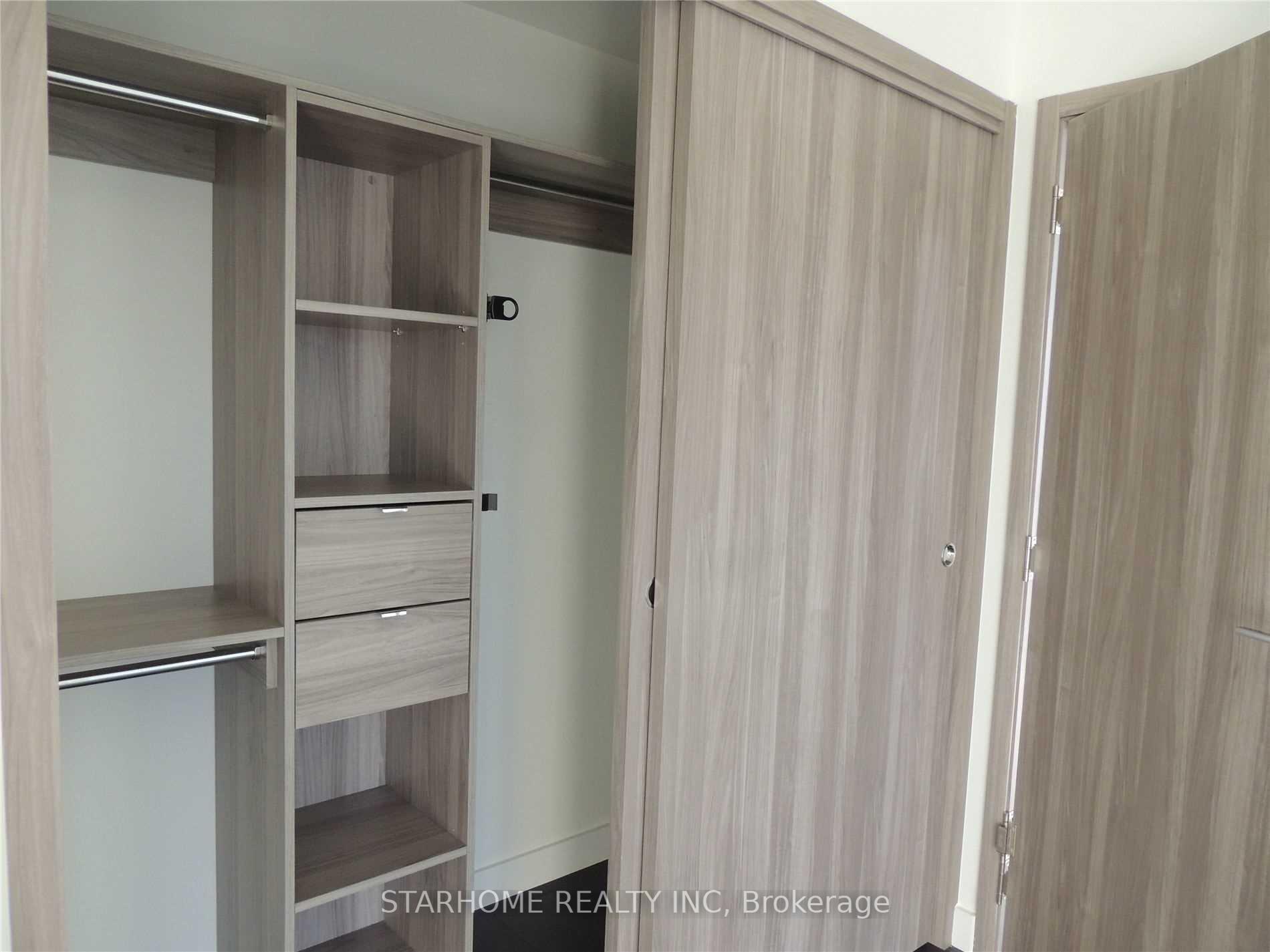 Photo 9 of Unit 1606, 95 Mcmahon Drive, North York, Bayview Village — HOMEH