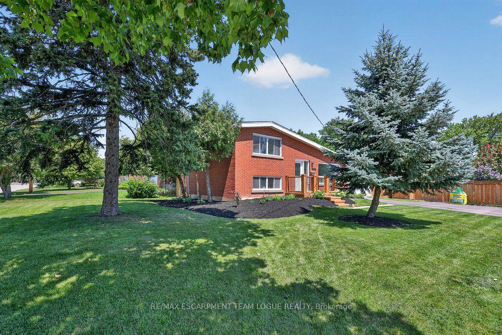 Photo 2 of 2085 Mountainside Drive, Burlington, Mountainside — HOMEH