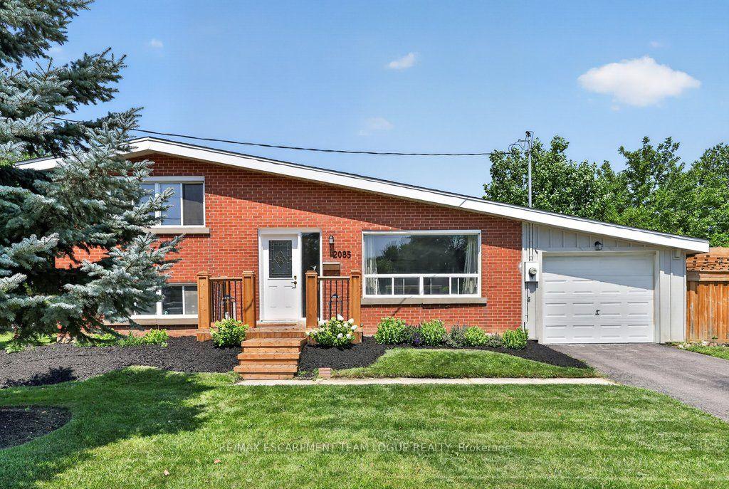Photo 3 of 2085 Mountainside Drive, Burlington, Mountainside — HOMEH