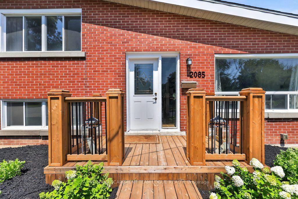 Photo 4 of 2085 Mountainside Drive, Burlington, Mountainside — HOMEH