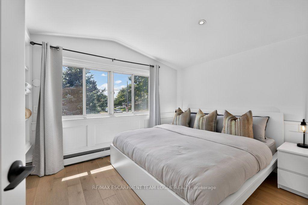 Photo 20 of 2085 Mountainside Drive, Burlington, Mountainside — HOMEH