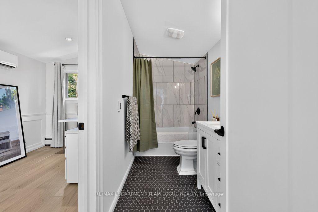 Photo 23 of 2085 Mountainside Drive, Burlington, Mountainside — HOMEH