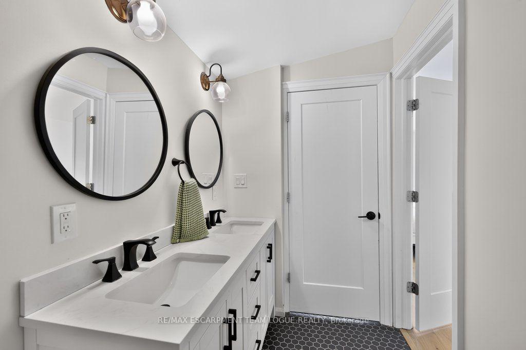 Photo 24 of 2085 Mountainside Drive, Burlington, Mountainside — HOMEH