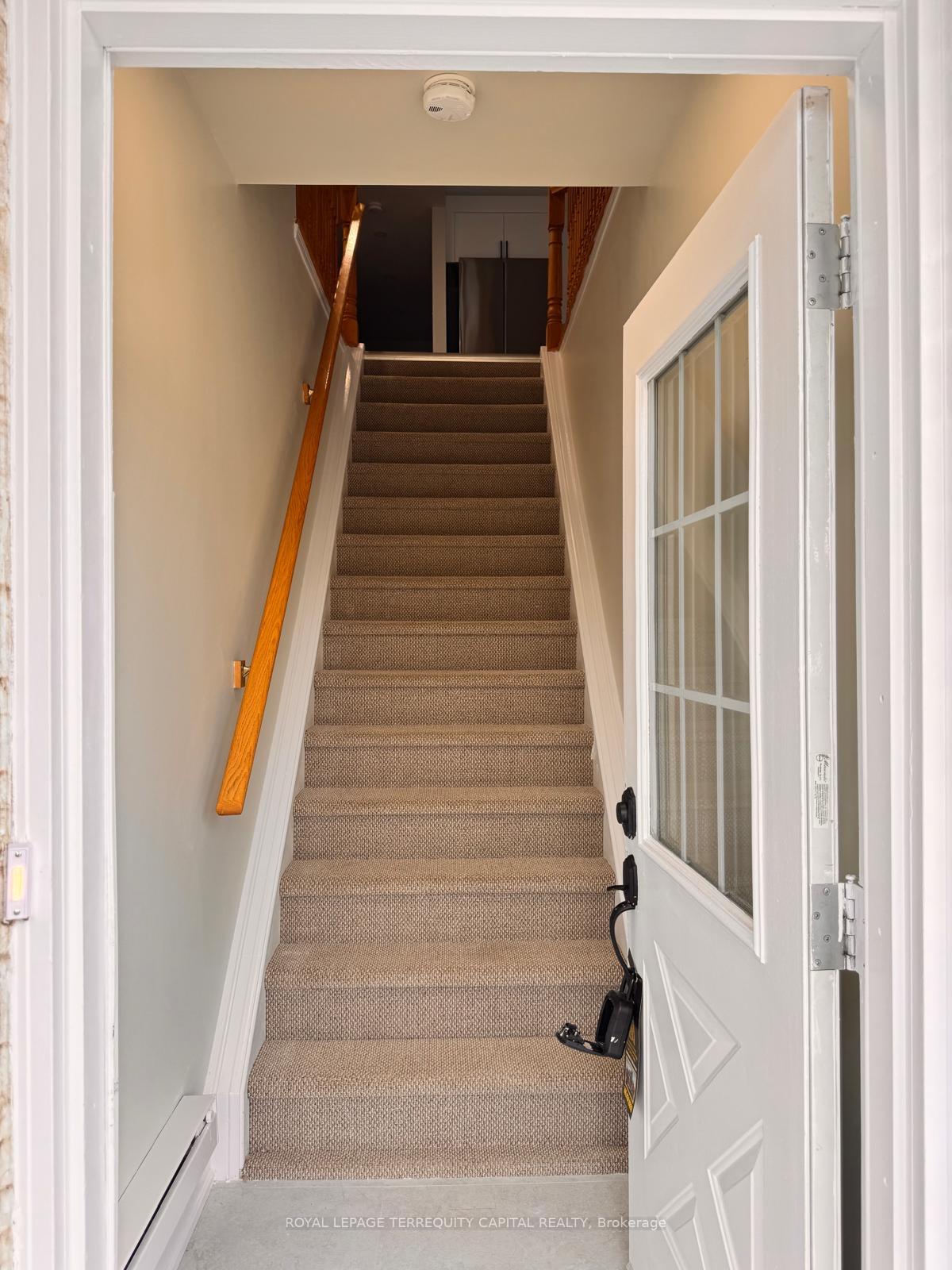 Photo 2 of Unit Upper, 344 Edgehill Drive, Barrie, Sandy Hollow — HOMEH