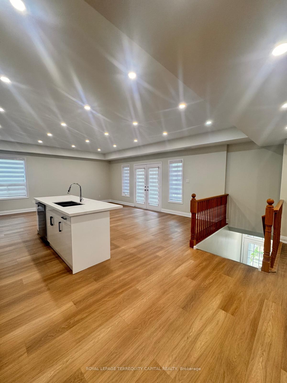 Photo 3 of Unit Upper, 344 Edgehill Drive, Barrie, Sandy Hollow — HOMEH