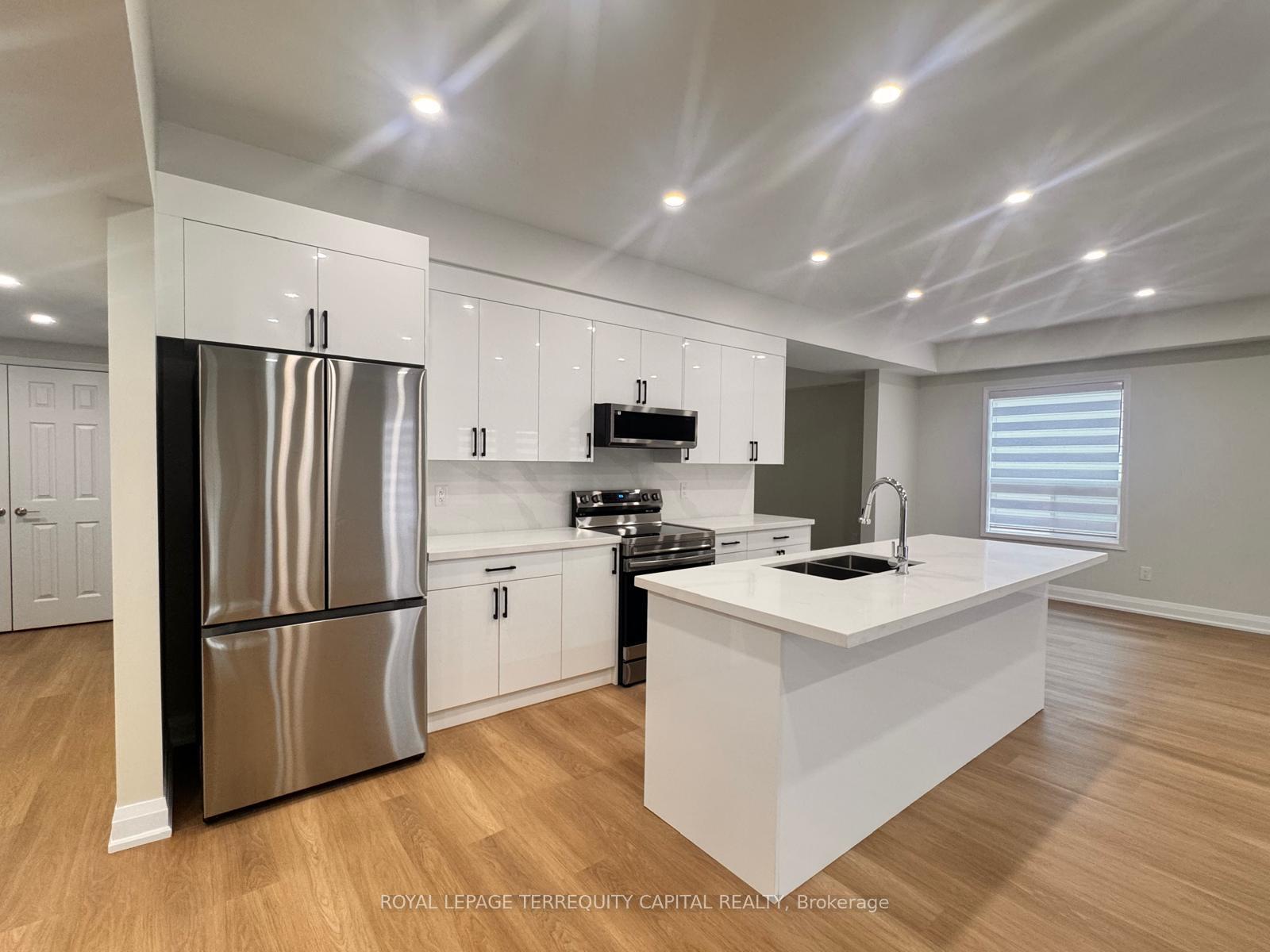 Photo 5 of Unit Upper, 344 Edgehill Drive, Barrie, Sandy Hollow — HOMEH