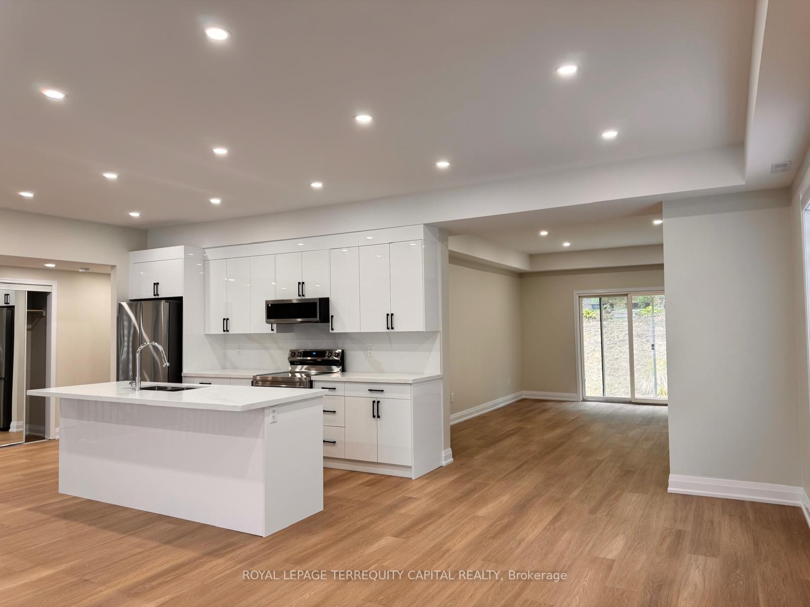 Photo 10 of Unit Upper, 344 Edgehill Drive, Barrie, Sandy Hollow — HOMEH