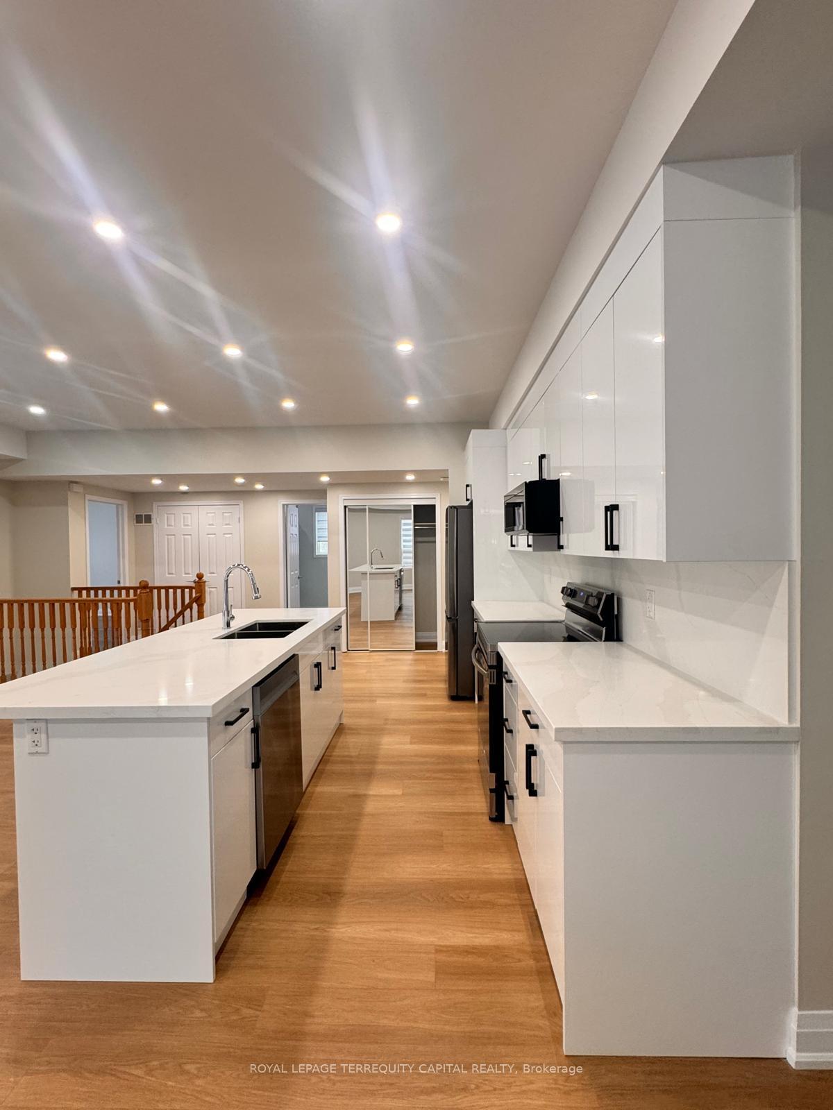 Photo 12 of Unit Upper, 344 Edgehill Drive, Barrie, Sandy Hollow — HOMEH