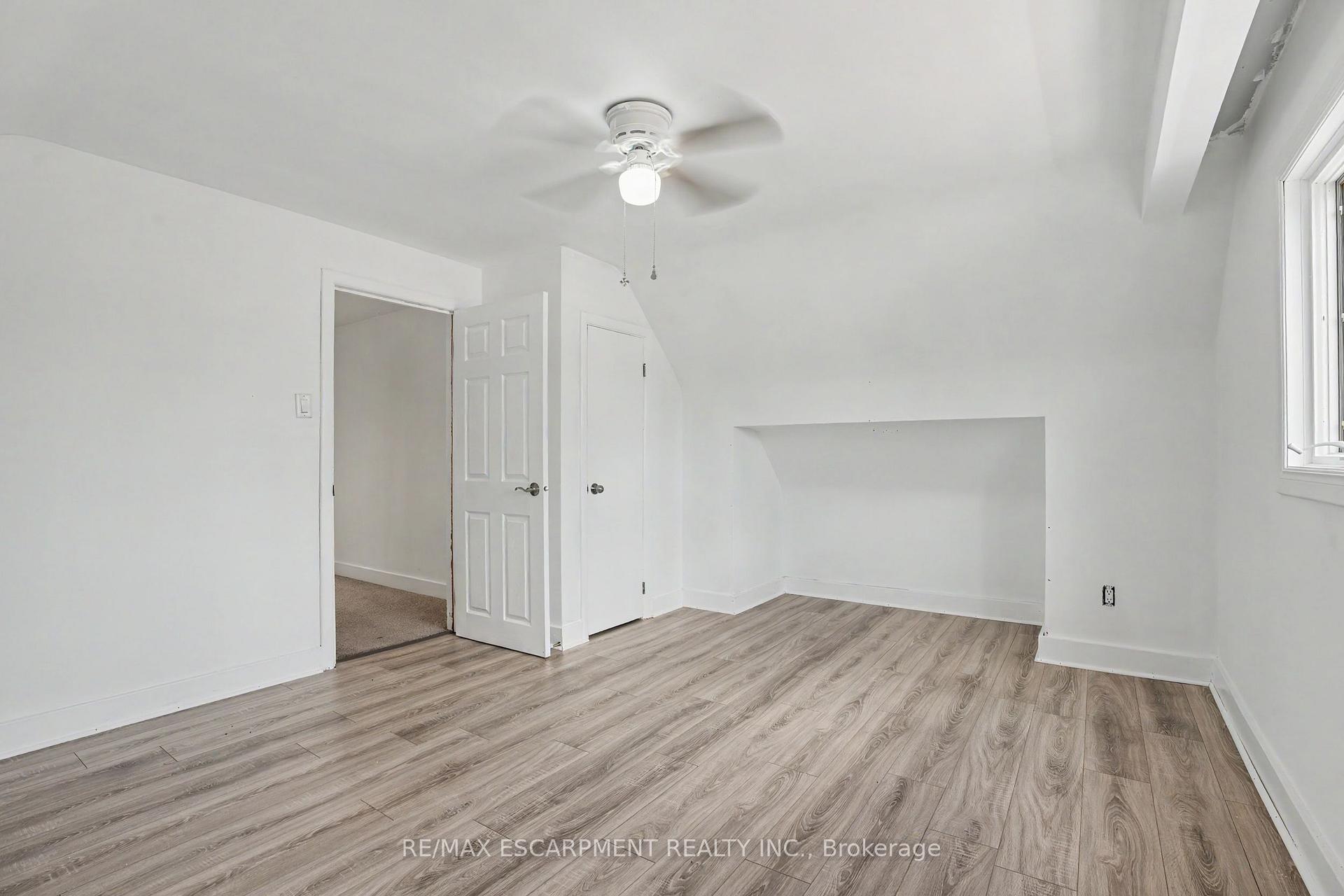 Photo 26 of 100 Hardale Crescent, Hamilton, Huntington — HOMEH