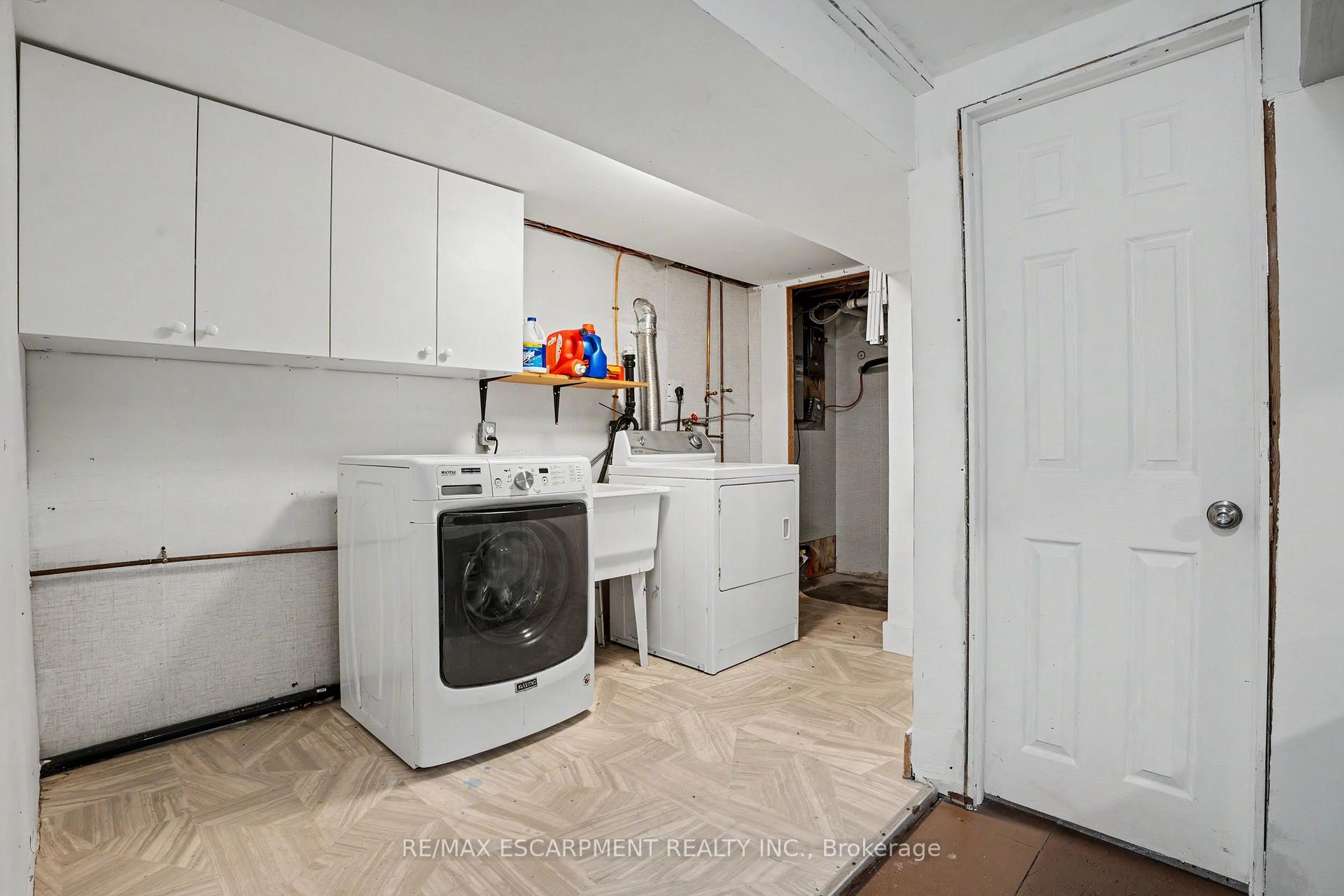 Photo 28 of 100 Hardale Crescent, Hamilton, Huntington — HOMEH