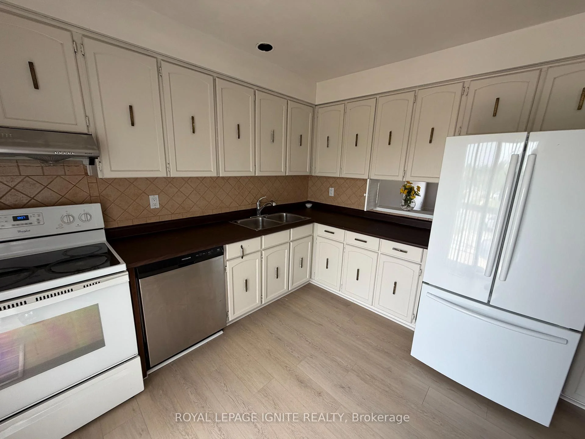 Photo 5 of Unit 8, 17 Sandhurst Circle, Scarborough, Agincourt North — HOMEH
