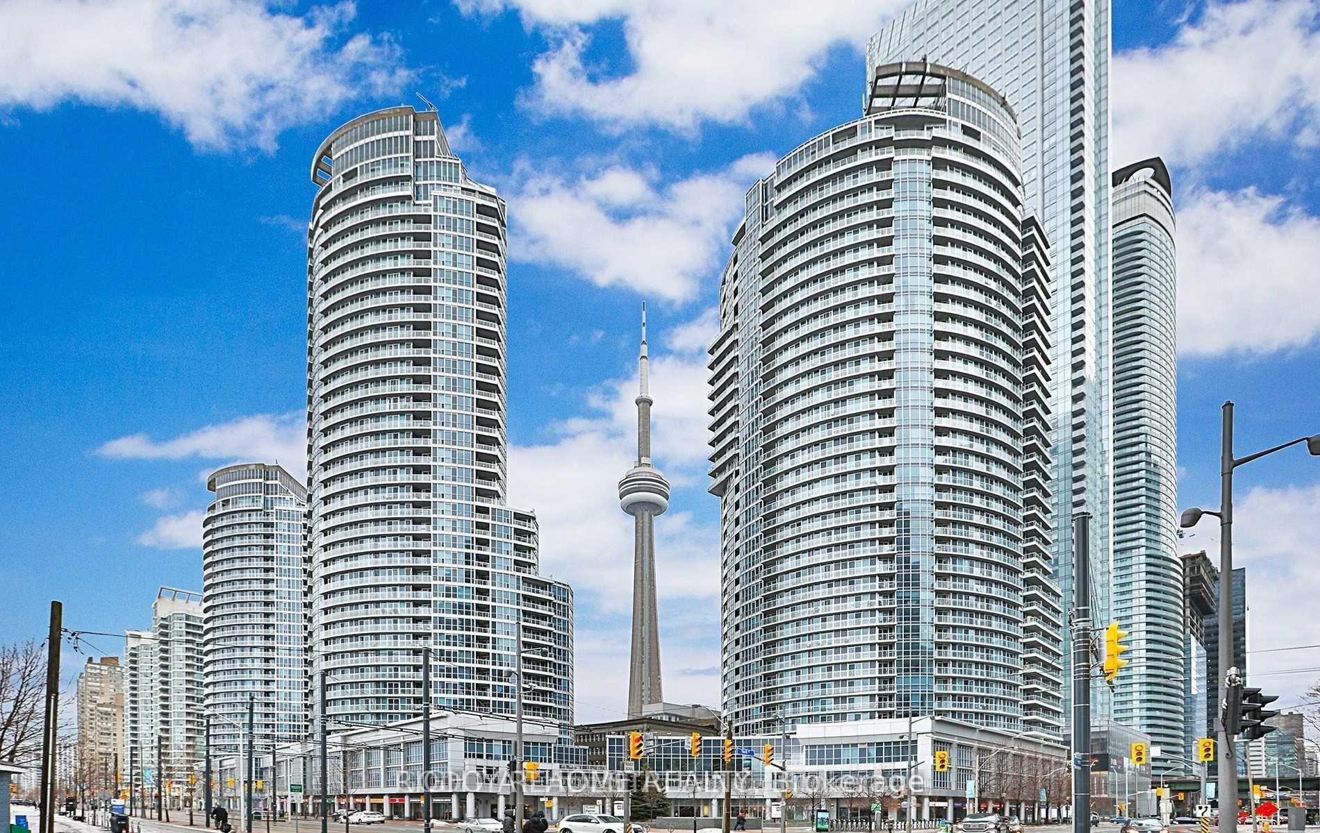 Photo 1 of Unit 3511, 208 Queens Quay W, Toronto, Waterfront Communities — HOMEH