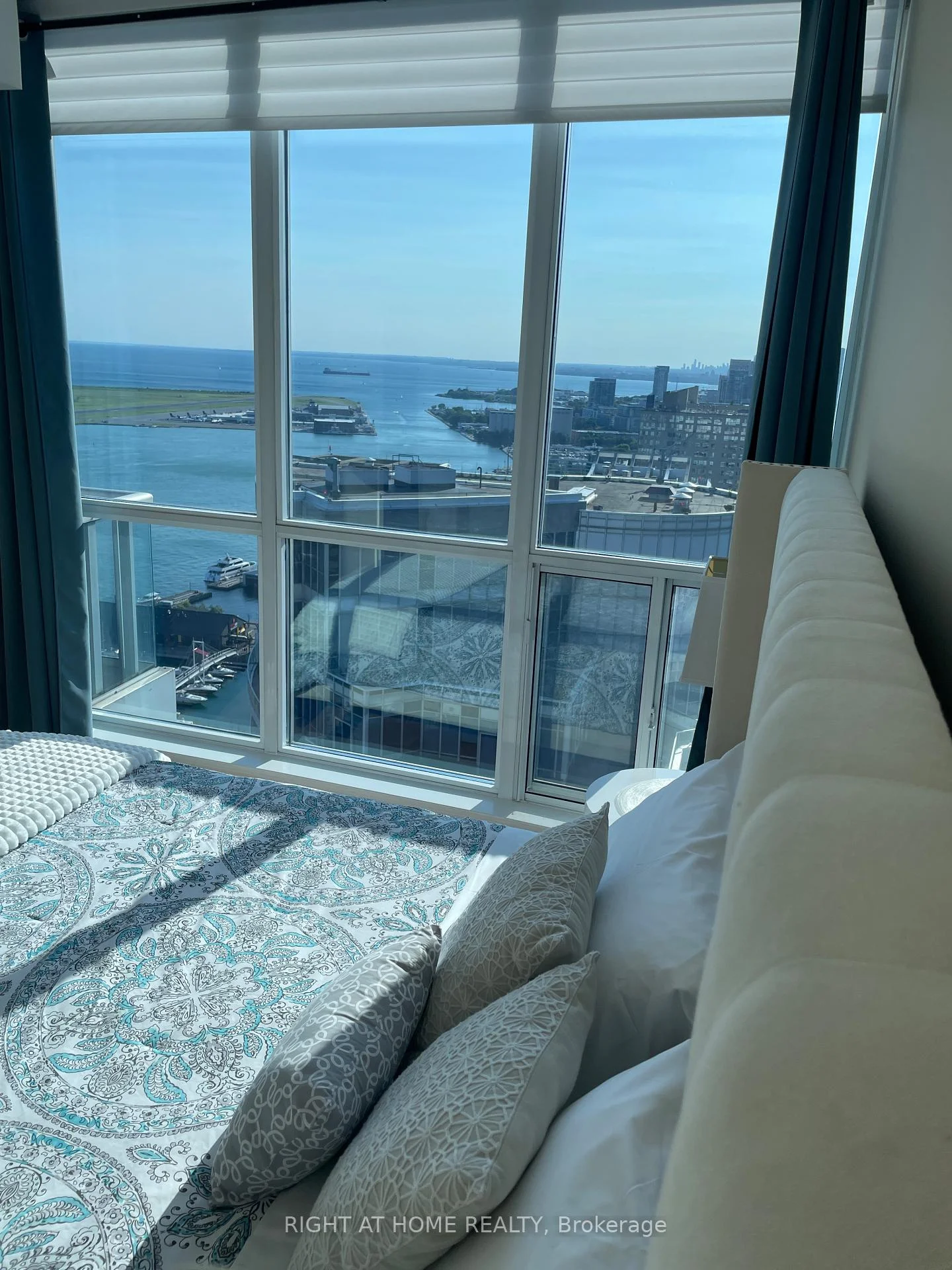Photo 33 of Unit 3511, 208 Queens Quay W, Toronto, Waterfront Communities — HOMEH