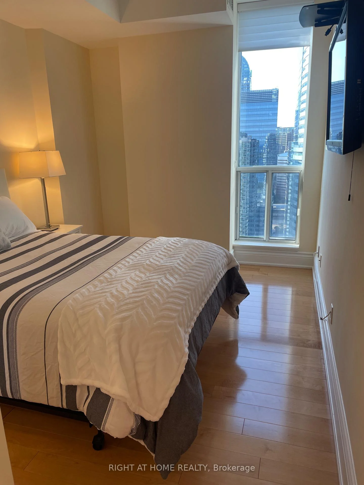 Photo 35 of Unit 3511, 208 Queens Quay W, Toronto, Waterfront Communities — HOMEH