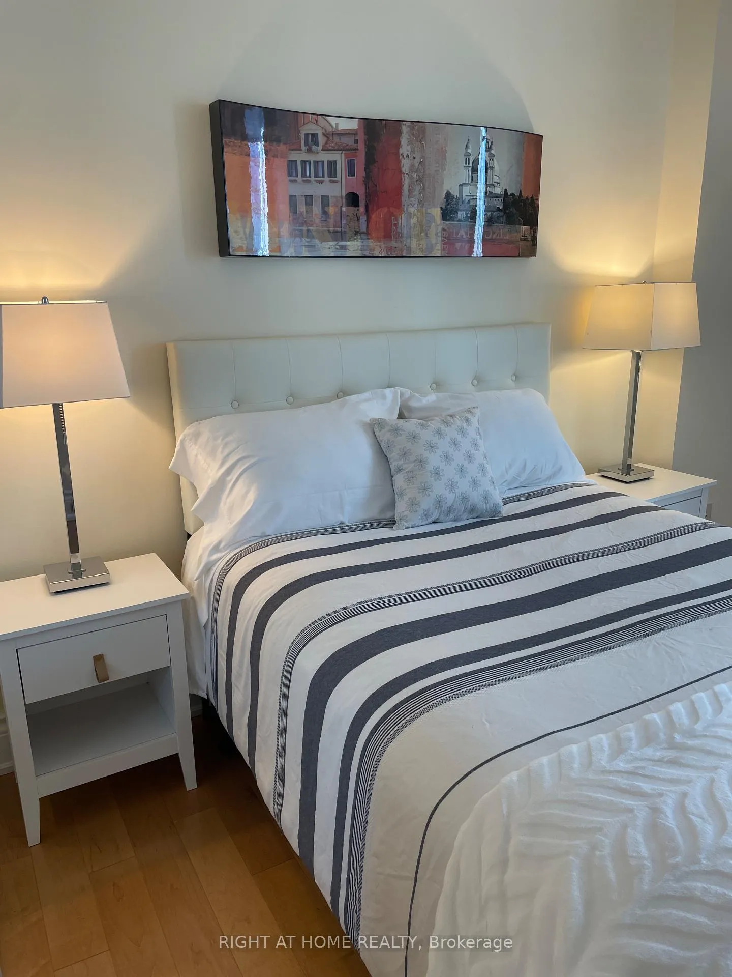Photo 9 of Unit 3511, 208 Queens Quay W, Toronto, Waterfront Communities — HOMEH