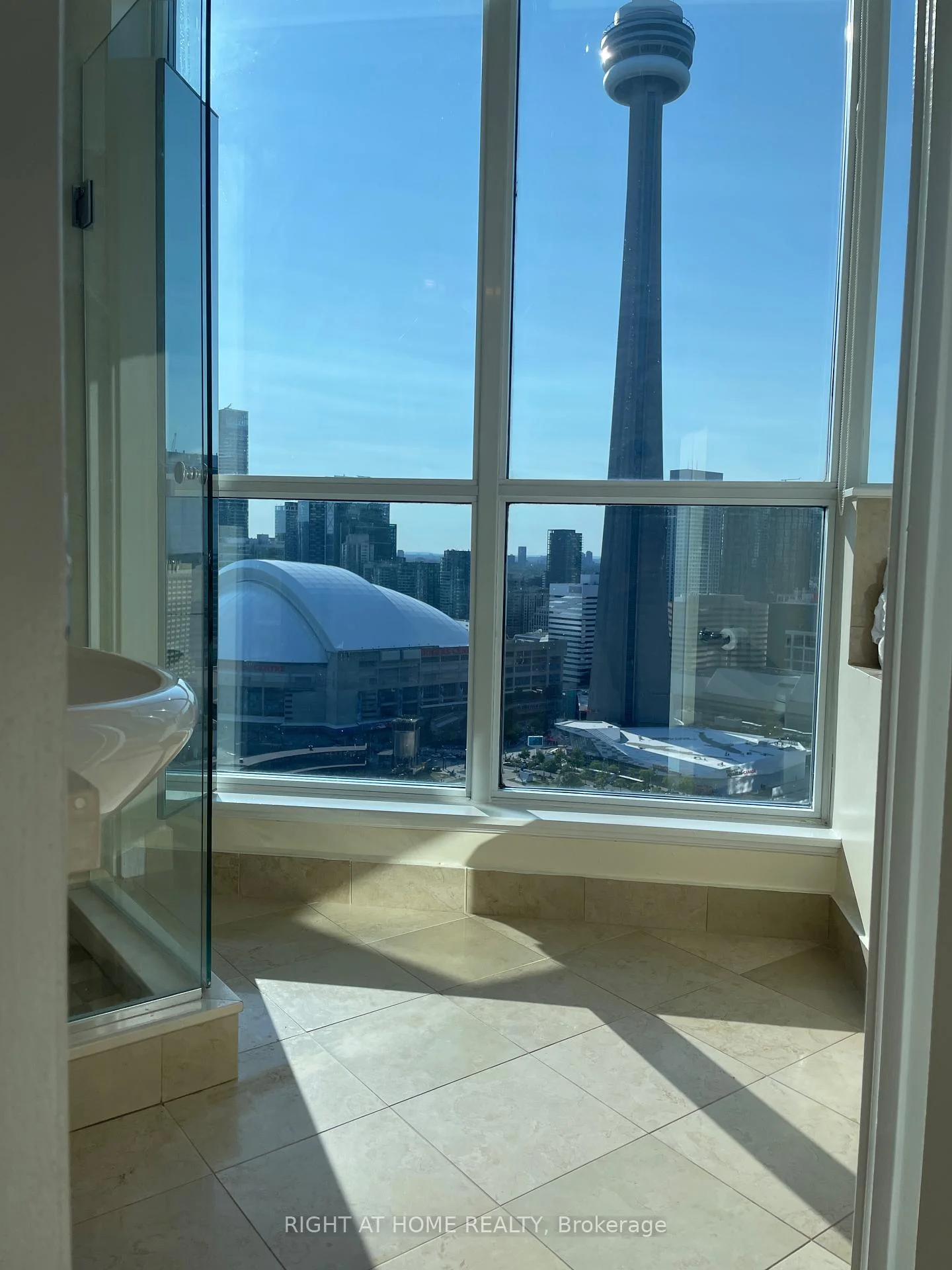 Photo 15 of Unit 3511, 208 Queens Quay W, Toronto, Waterfront Communities — HOMEH