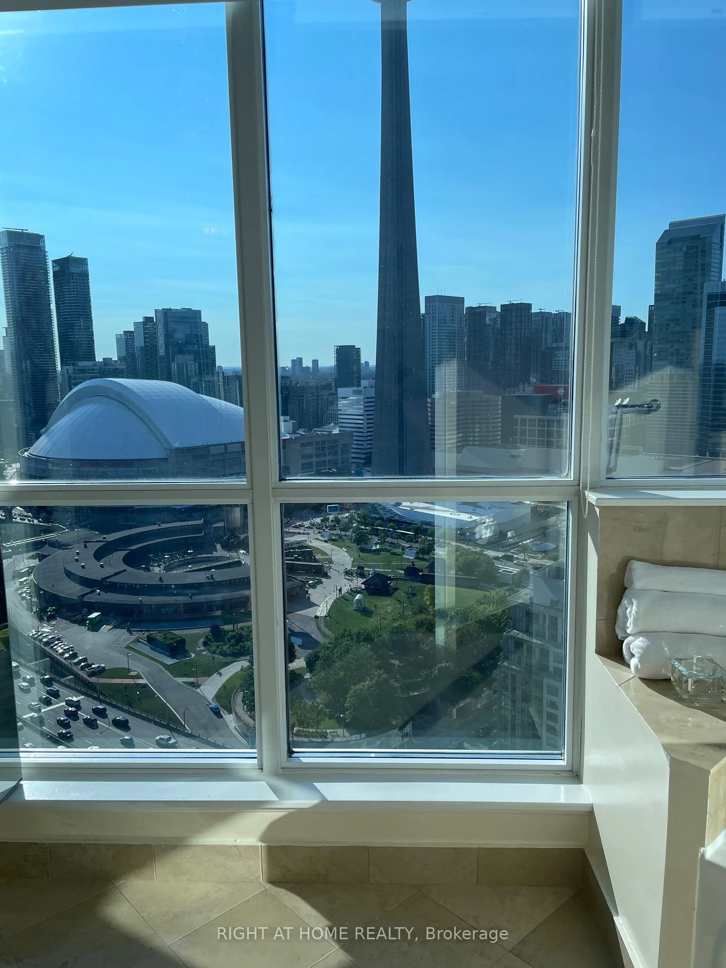 Photo 31 of Unit 3511, 208 Queens Quay W, Toronto, Waterfront Communities — HOMEH