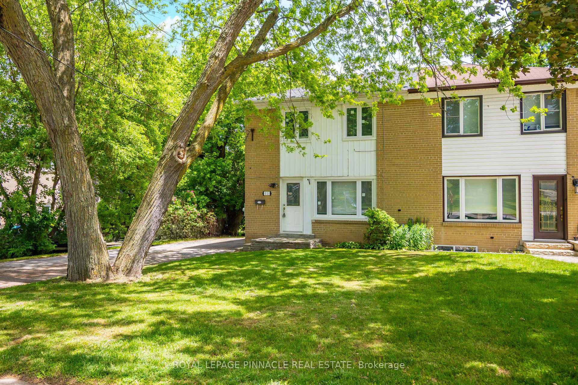 Photo 3 of 11 Elizabeth Street, Markham, Old Markham Village — HOMEH