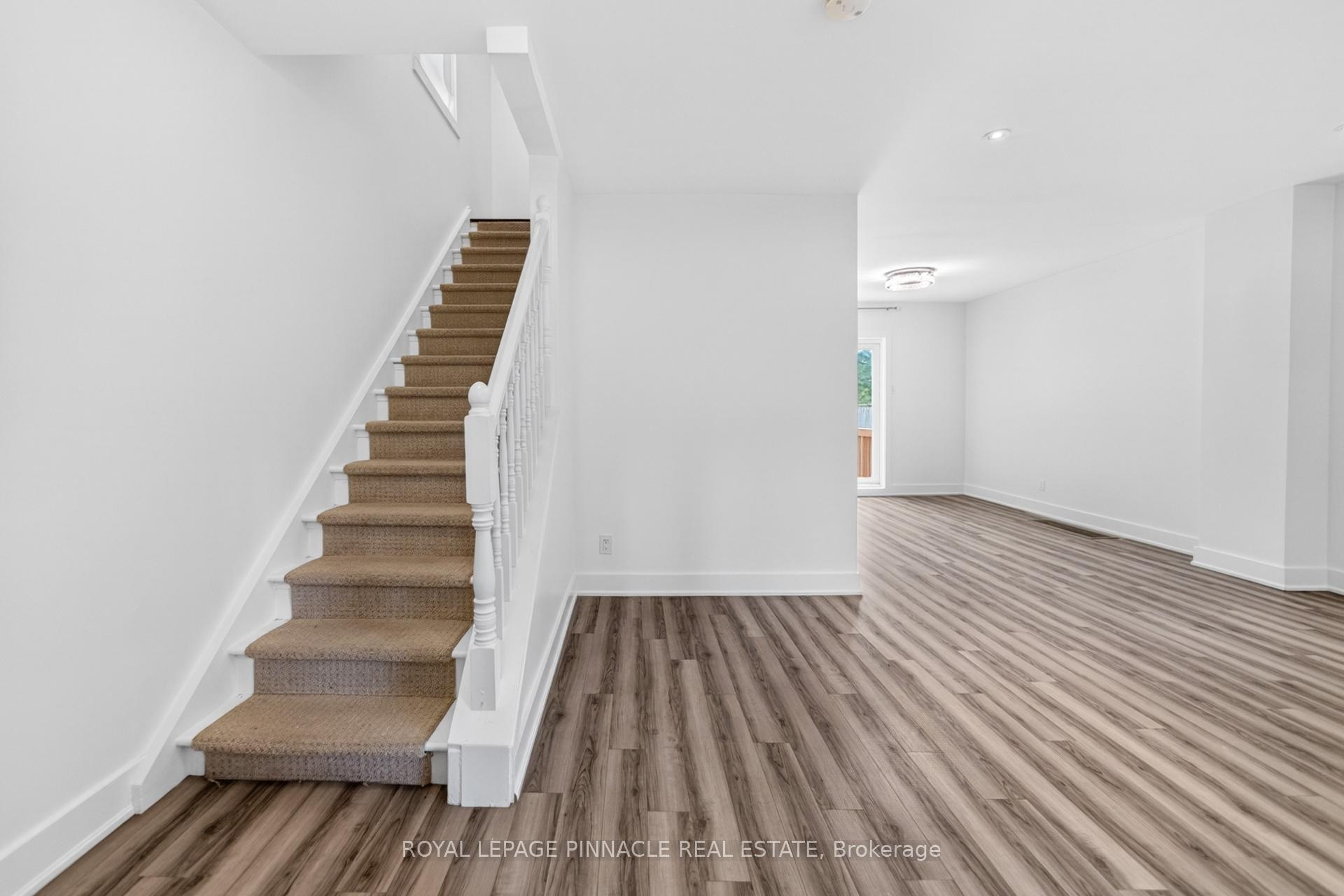 Photo 7 of 11 Elizabeth Street, Markham, Old Markham Village — HOMEH