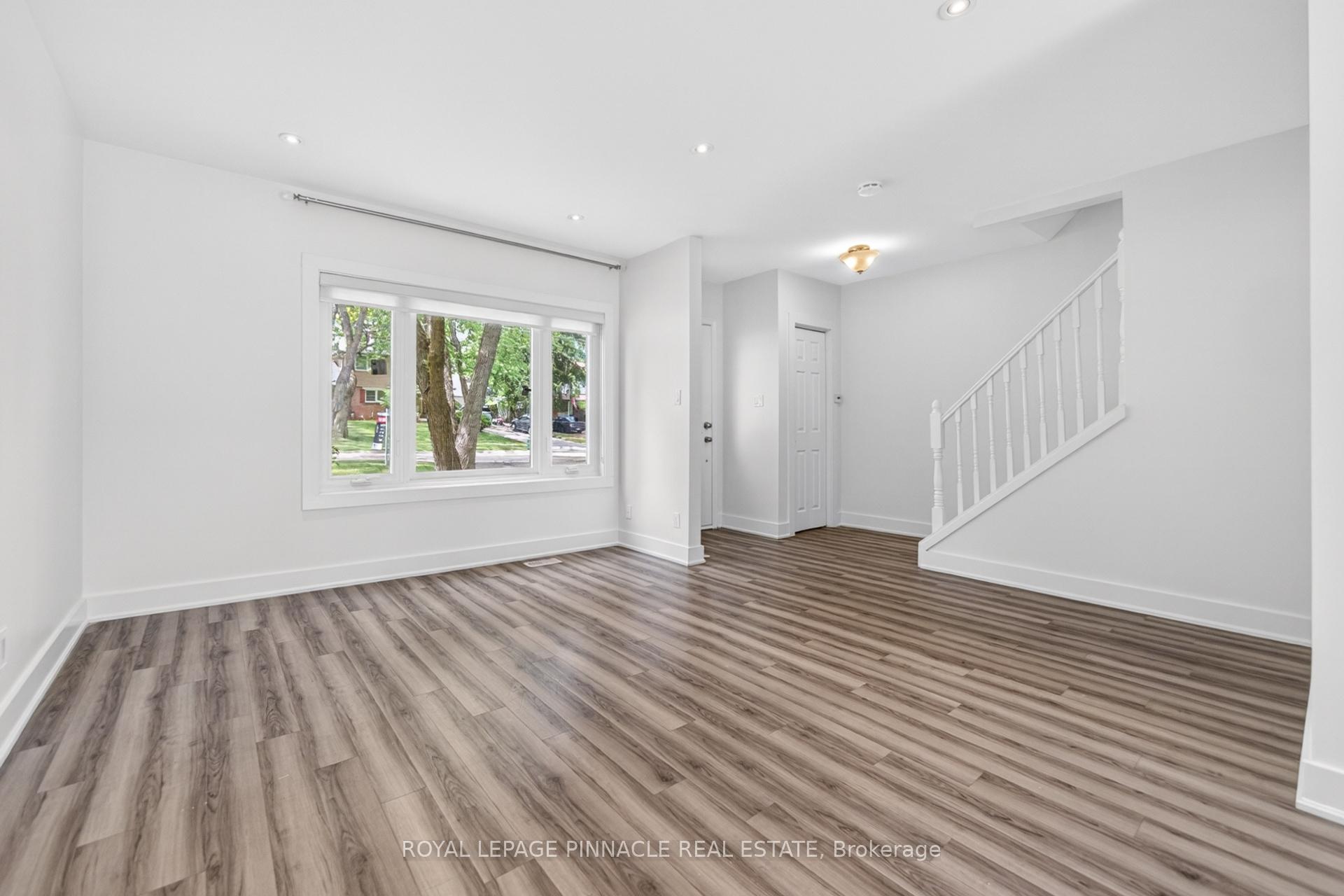 Photo 10 of 11 Elizabeth Street, Markham, Old Markham Village — HOMEH