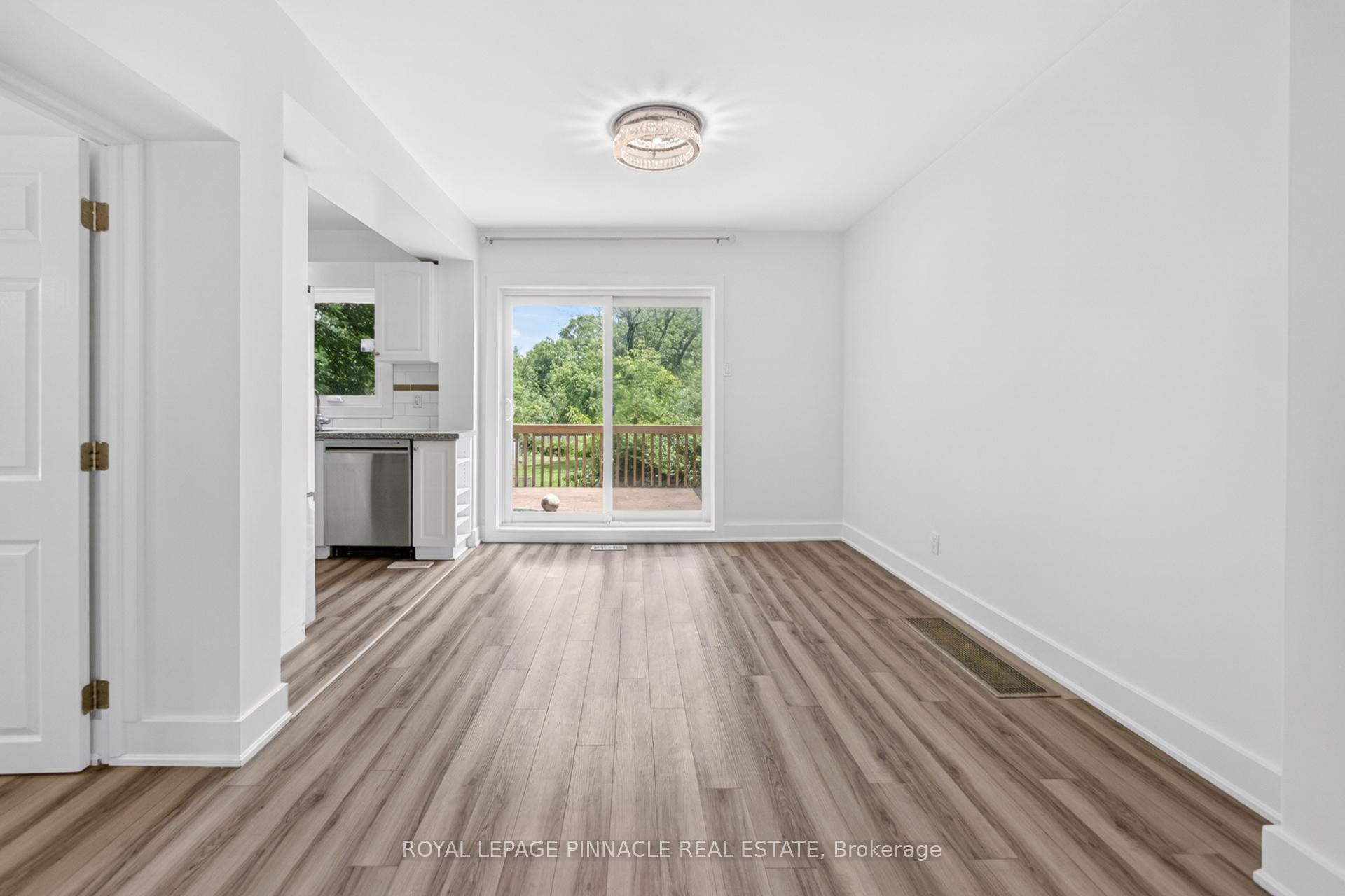 Photo 13 of 11 Elizabeth Street, Markham, Old Markham Village — HOMEH