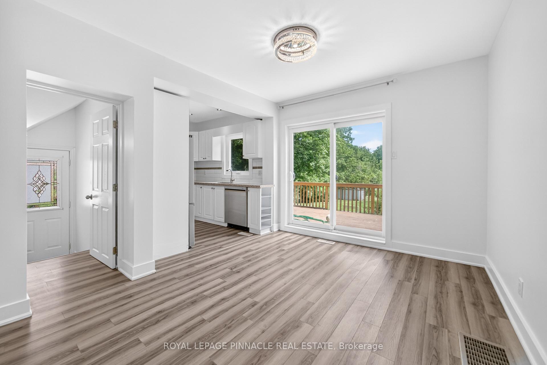 Photo 14 of 11 Elizabeth Street, Markham, Old Markham Village — HOMEH