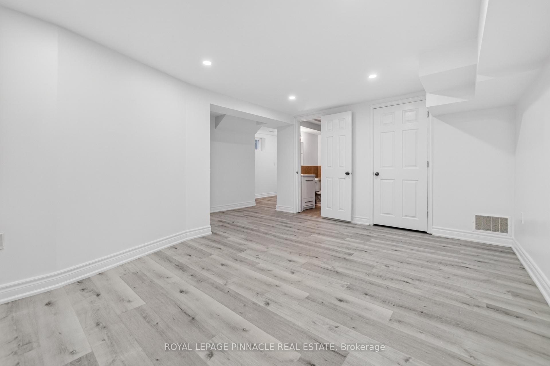 Photo 38 of 11 Elizabeth Street, Markham, Old Markham Village — HOMEH