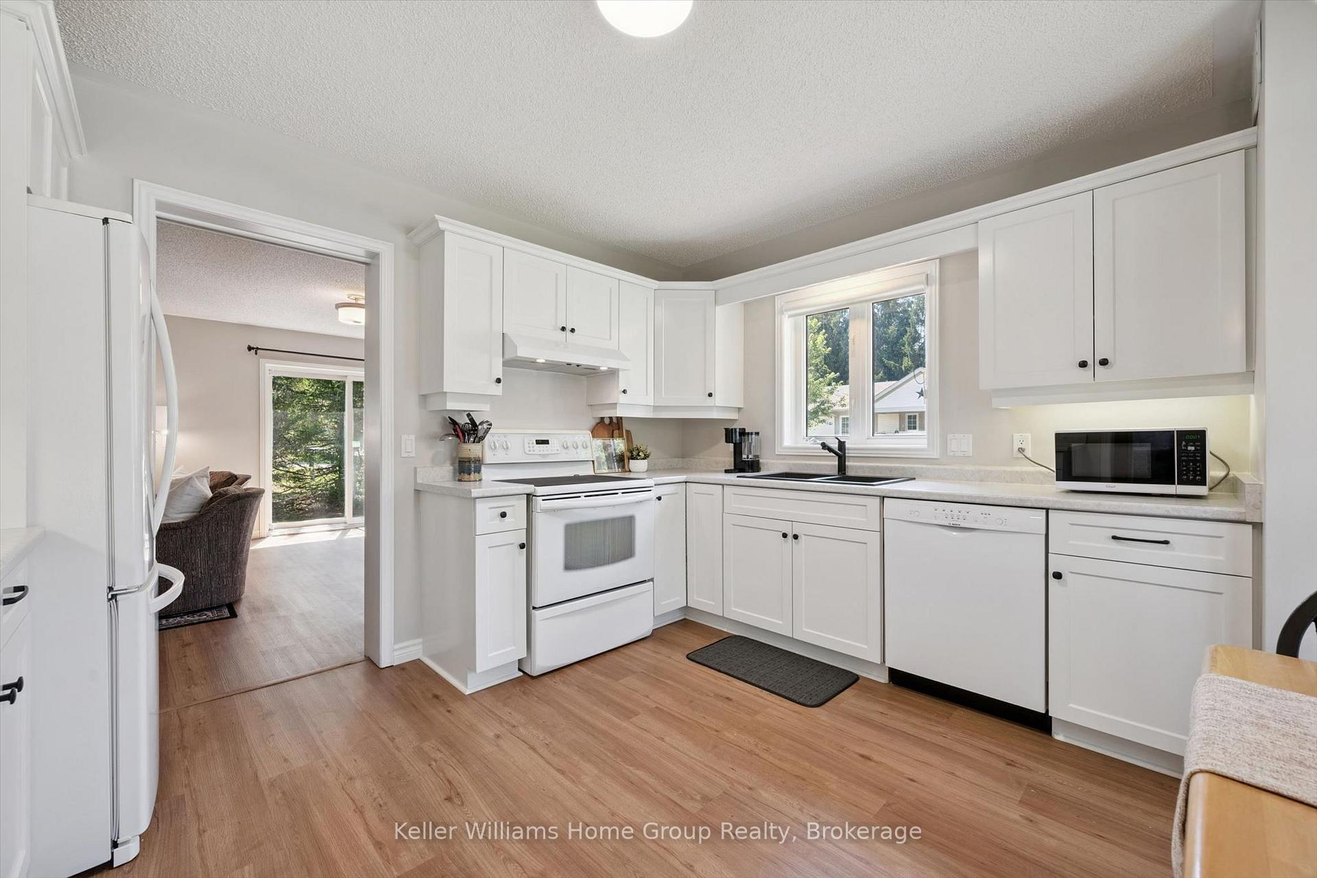 Photo 7 of 136 Bristlecone Crescent, Centre Wellington, Belwood — HOMEH