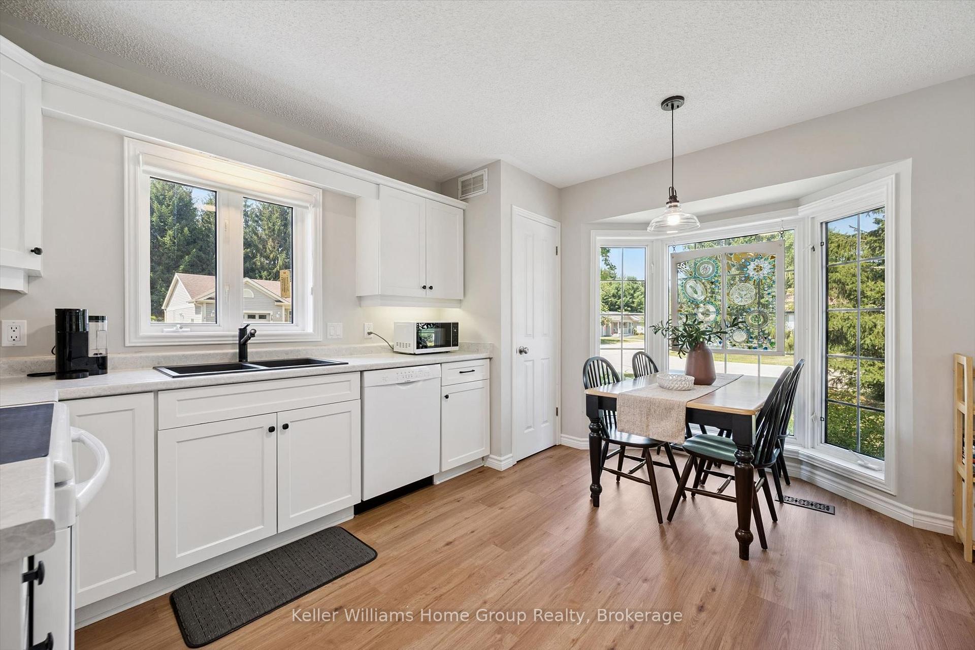 Photo 8 of 136 Bristlecone Crescent, Centre Wellington, Belwood — HOMEH