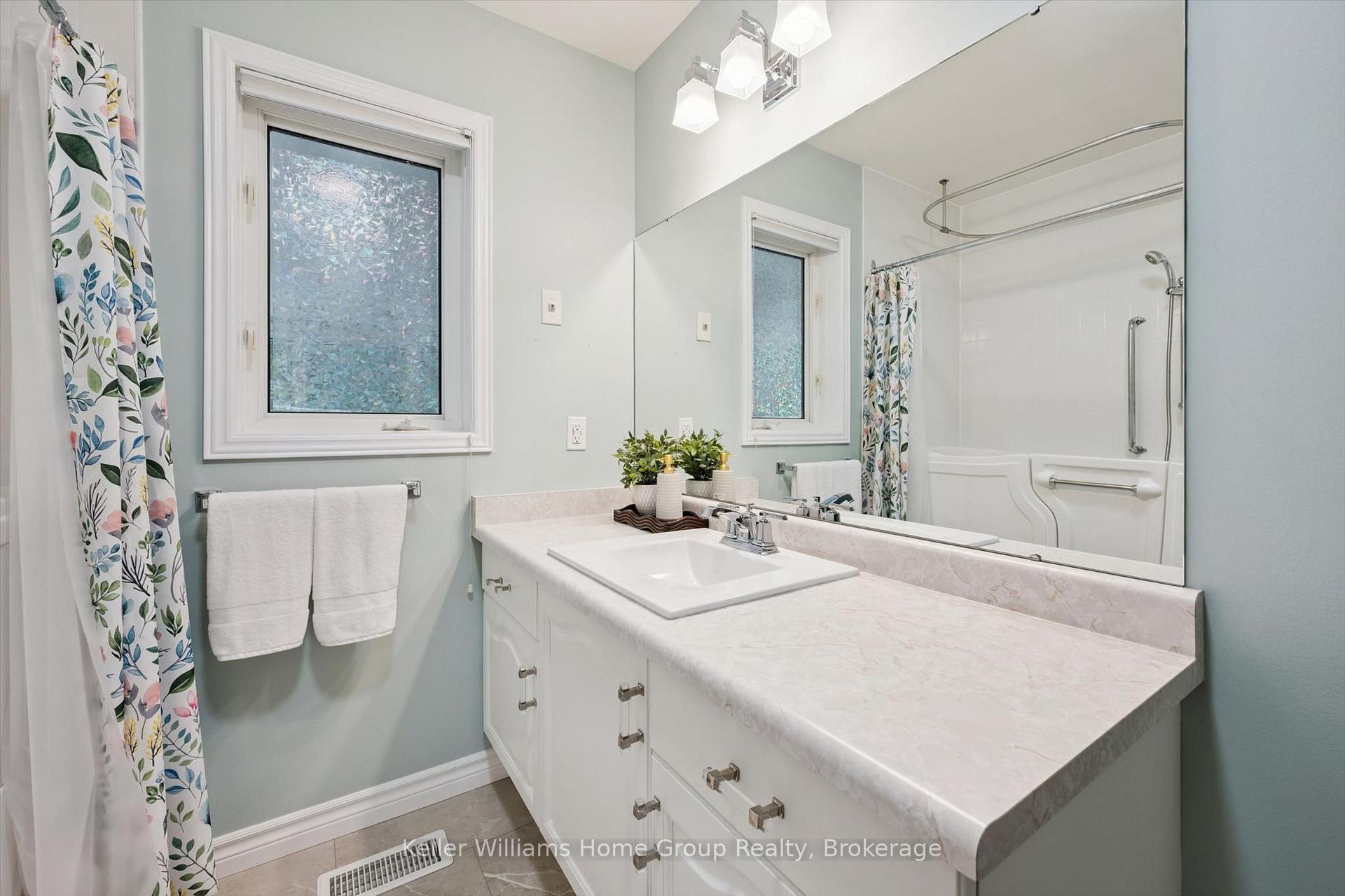 Photo 25 of 136 Bristlecone Crescent, Centre Wellington, Belwood — HOMEH