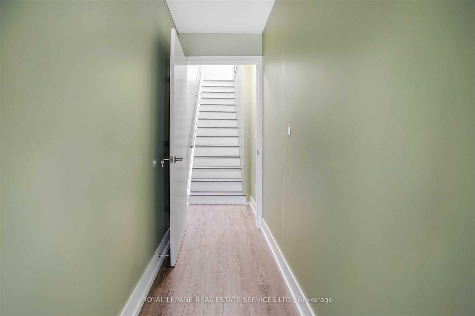 Photo 4 of Unit Upper, 86 Givins Street, Toronto, Trinity-Bellwoods — HOMEH