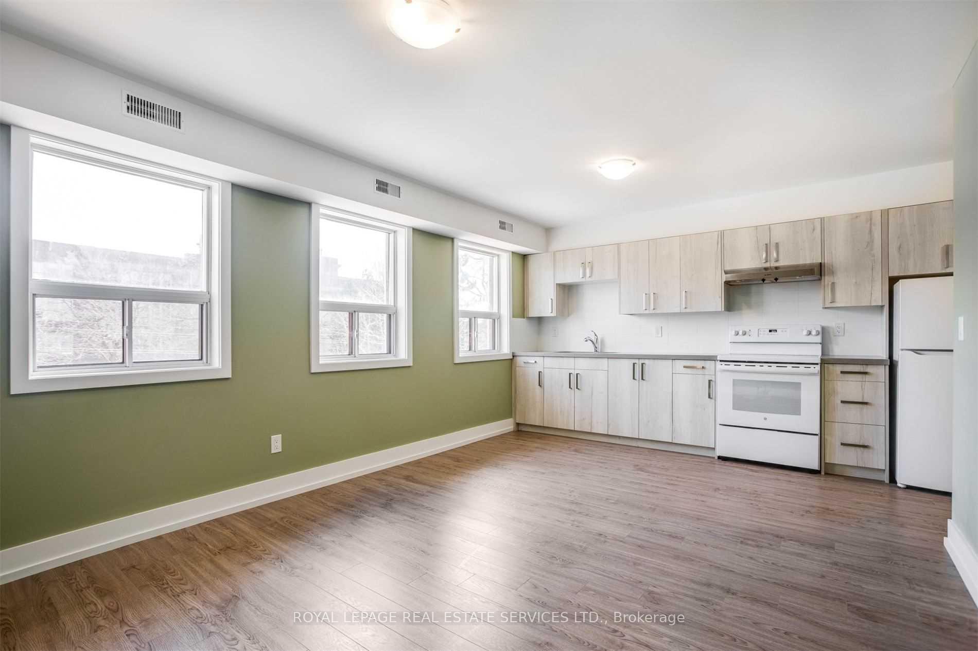 Photo 13 of Unit Upper, 86 Givins Street, Toronto, Trinity-Bellwoods — HOMEH
