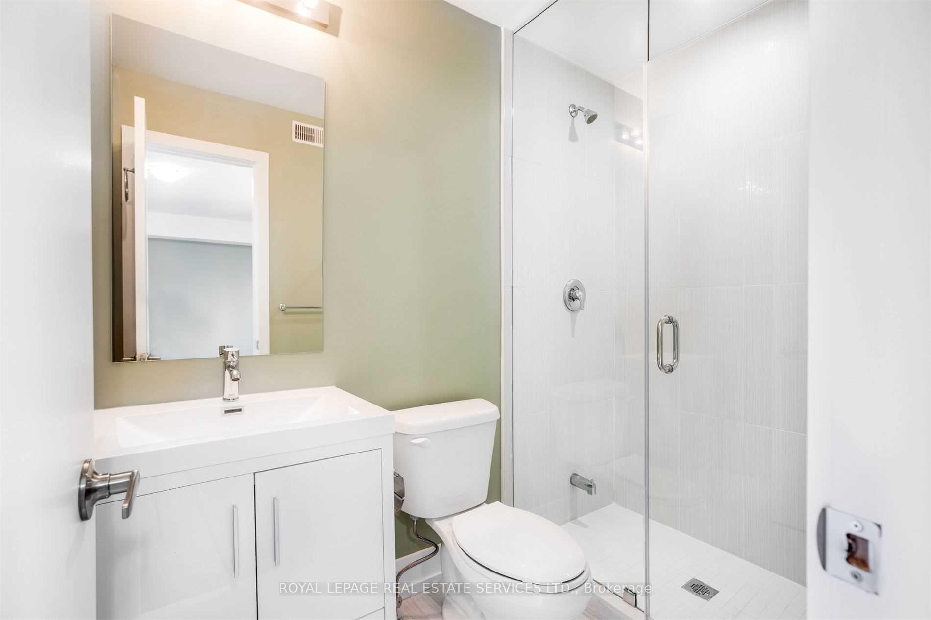 Photo 20 of Unit Upper, 86 Givins Street, Toronto, Trinity-Bellwoods — HOMEH