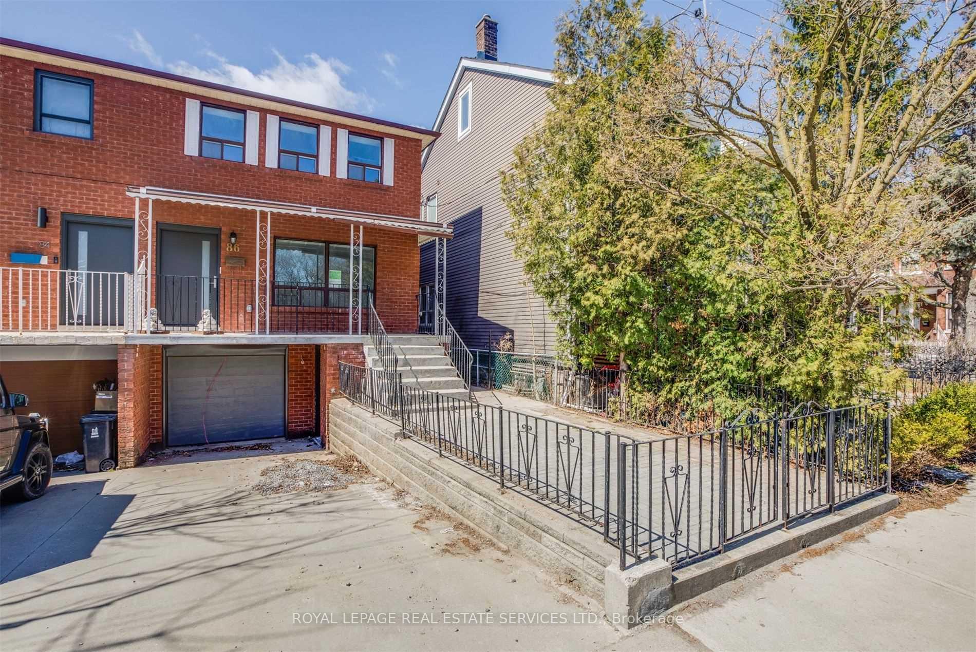 Photo 24 of Unit Upper, 86 Givins Street, Toronto, Trinity-Bellwoods — HOMEH