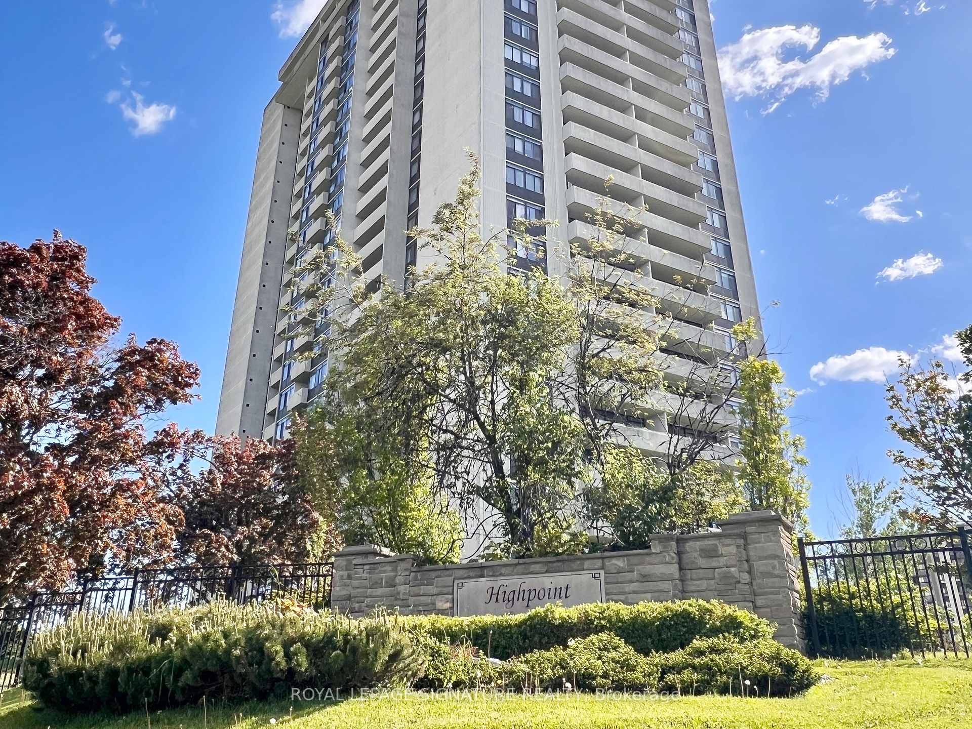 Front of Unit 503, 3300 Don MIlls Road