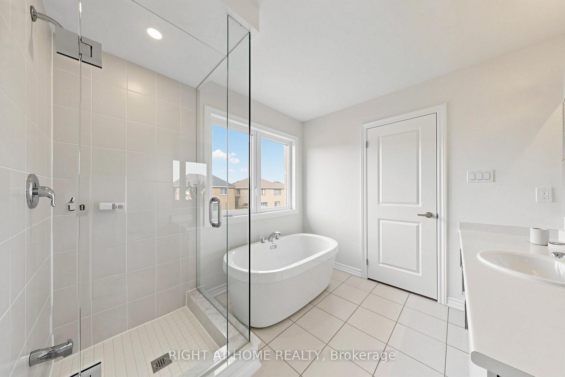 Photo 61 of 40 Ainslie Hill Crescent, Georgina, Sutton & Jackson's Point — HOMEH
