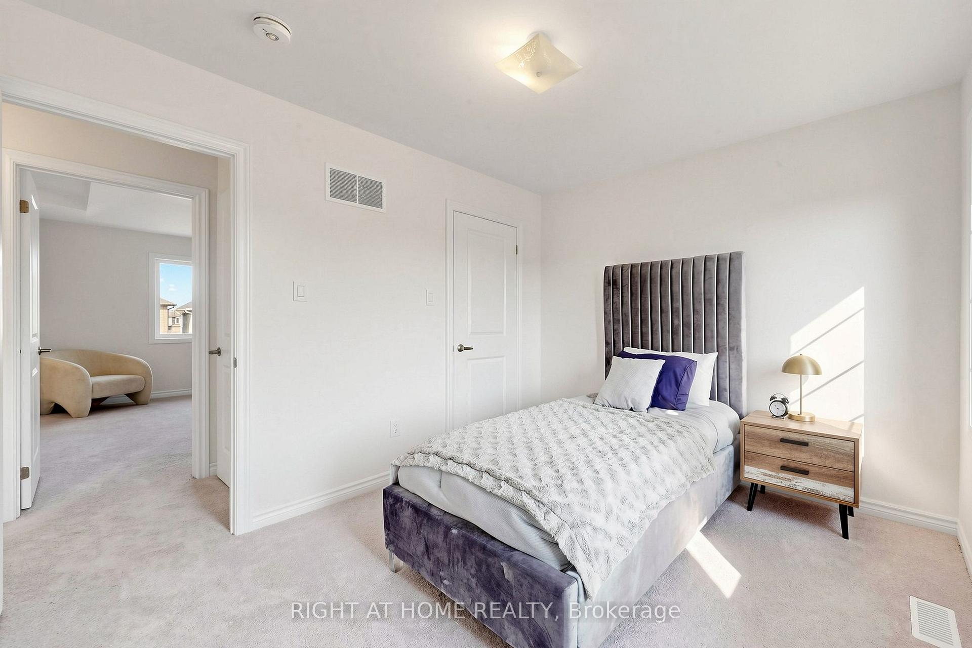 Photo 63 of 40 Ainslie Hill Crescent, Georgina, Sutton & Jackson's Point — HOMEH