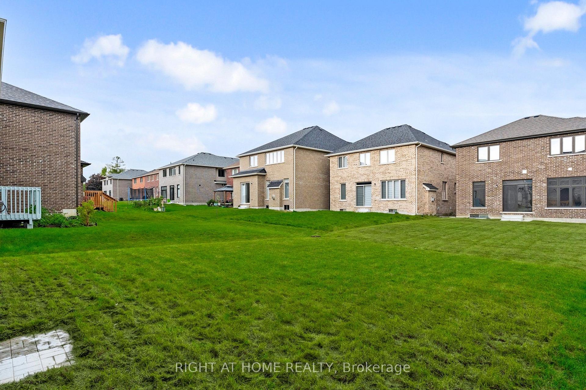Photo 71 of 40 Ainslie Hill Crescent, Georgina, Sutton & Jackson's Point — HOMEH
