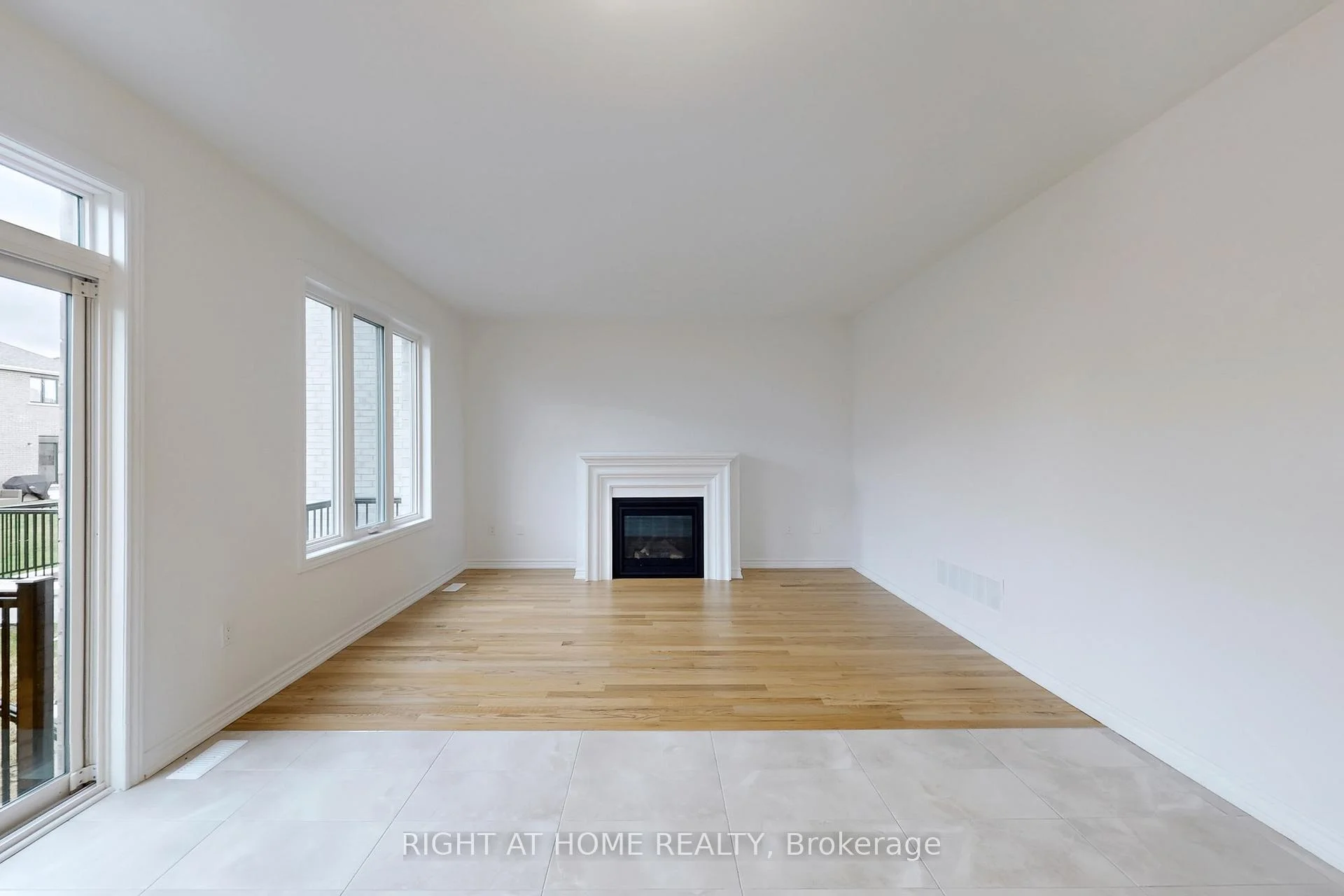 Photo 6 of 40 Ainslie Hill Crescent, Georgina, Sutton & Jackson's Point — HOMEH