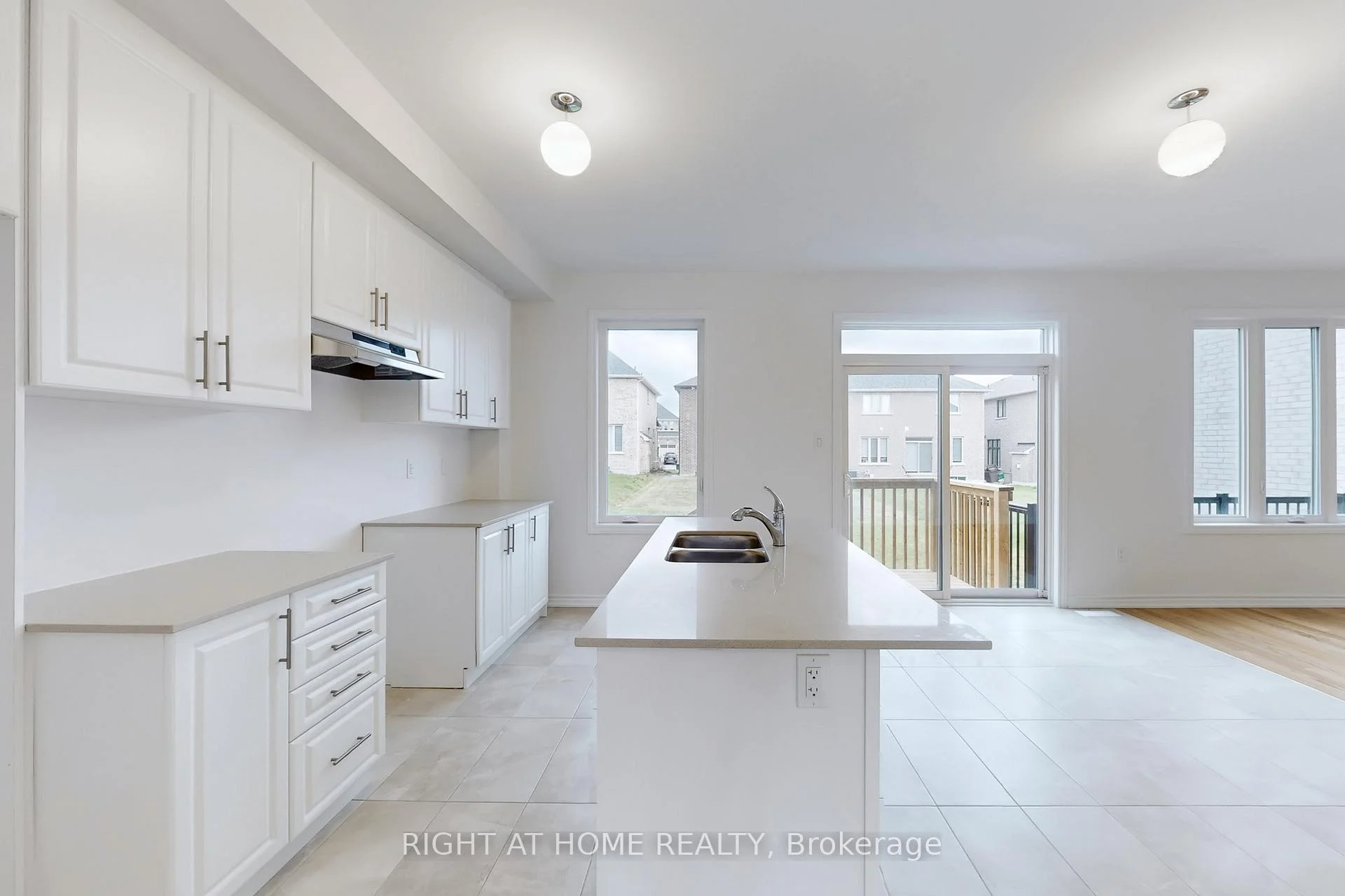 Photo 12 of 40 Ainslie Hill Crescent, Georgina, Sutton & Jackson's Point — HOMEH