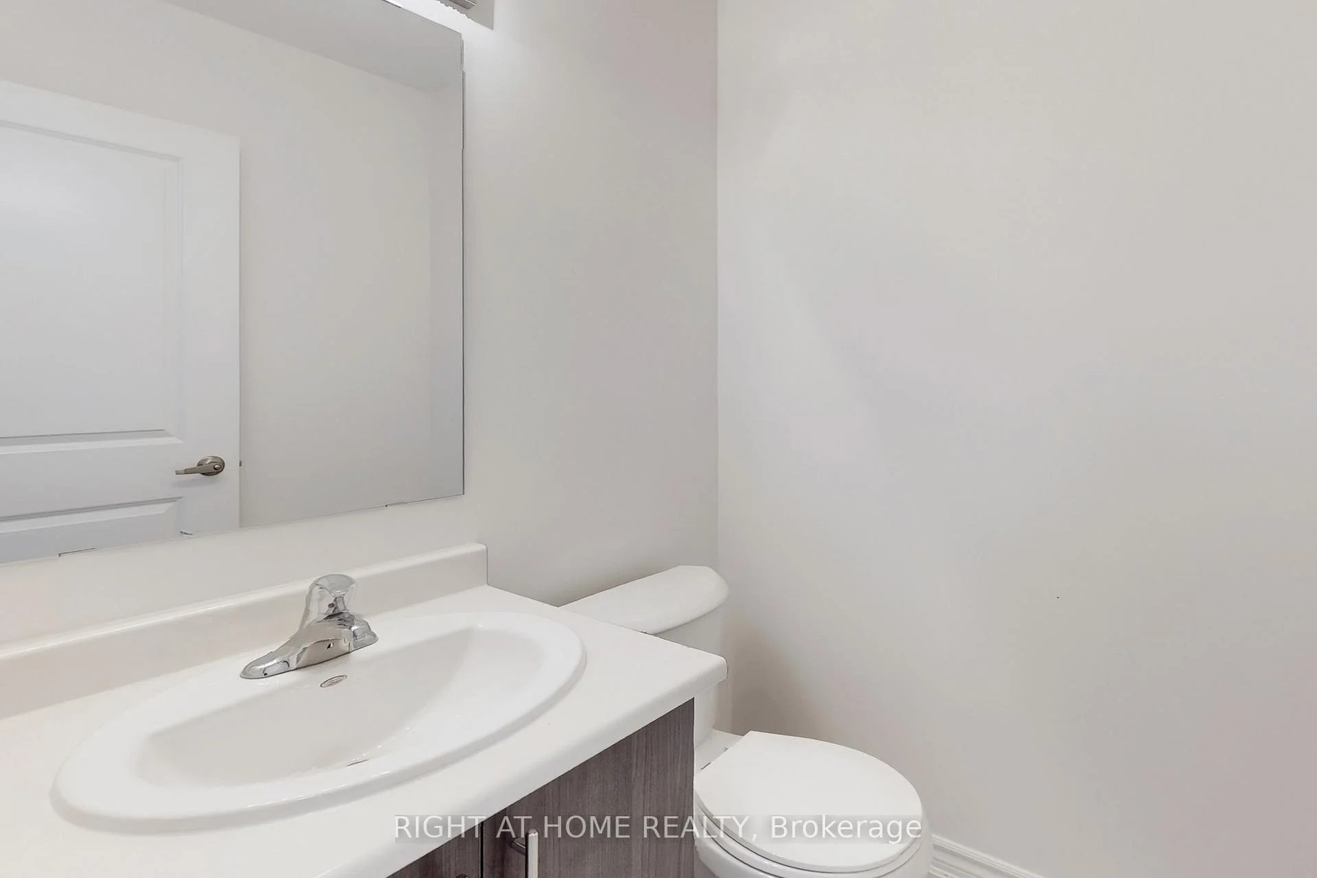 Photo 15 of 40 Ainslie Hill Crescent, Georgina, Sutton & Jackson's Point — HOMEH