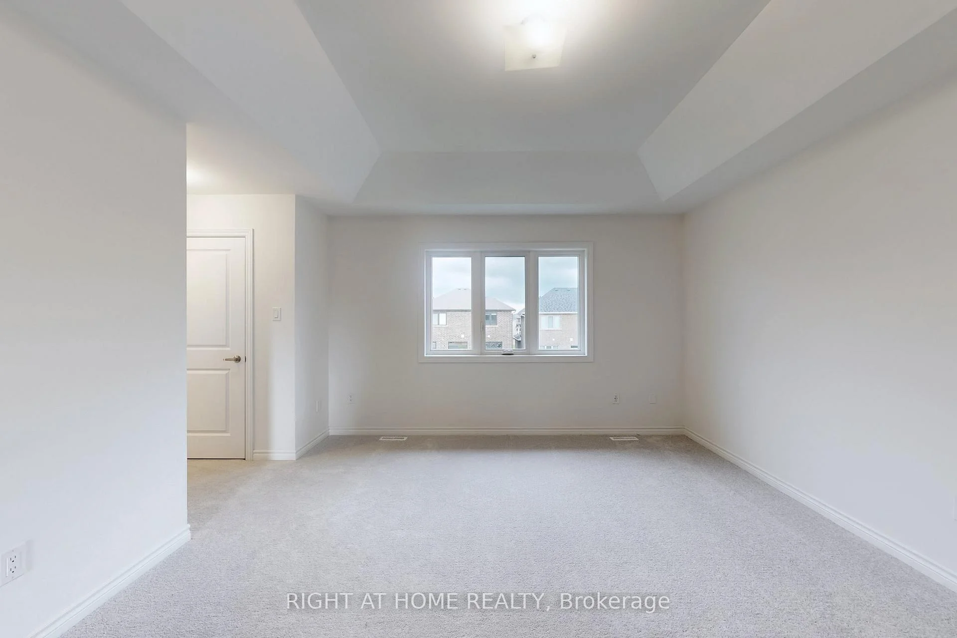 Photo 17 of 40 Ainslie Hill Crescent, Georgina, Sutton & Jackson's Point — HOMEH