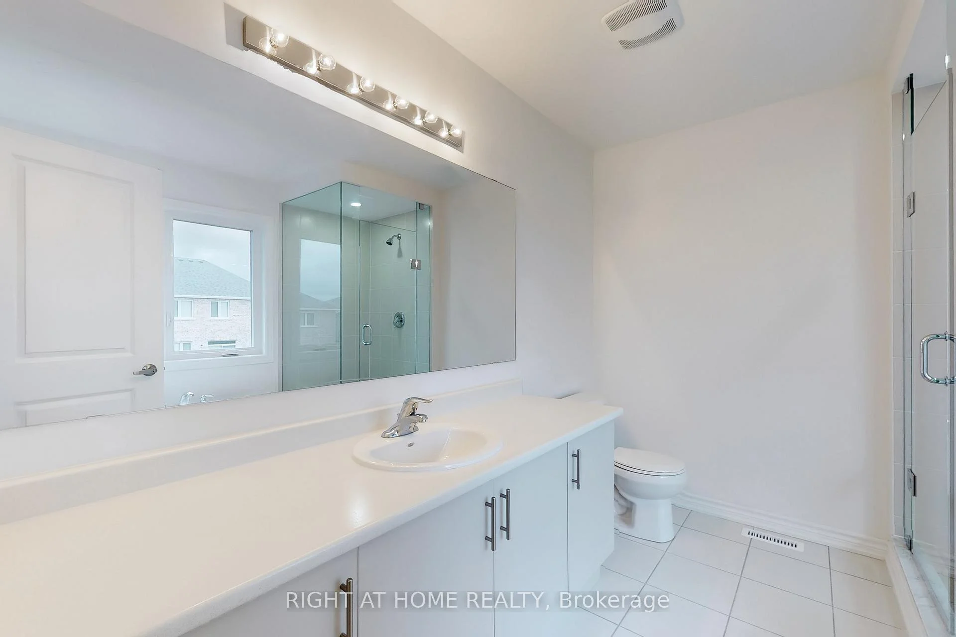 Photo 21 of 40 Ainslie Hill Crescent, Georgina, Sutton & Jackson's Point — HOMEH