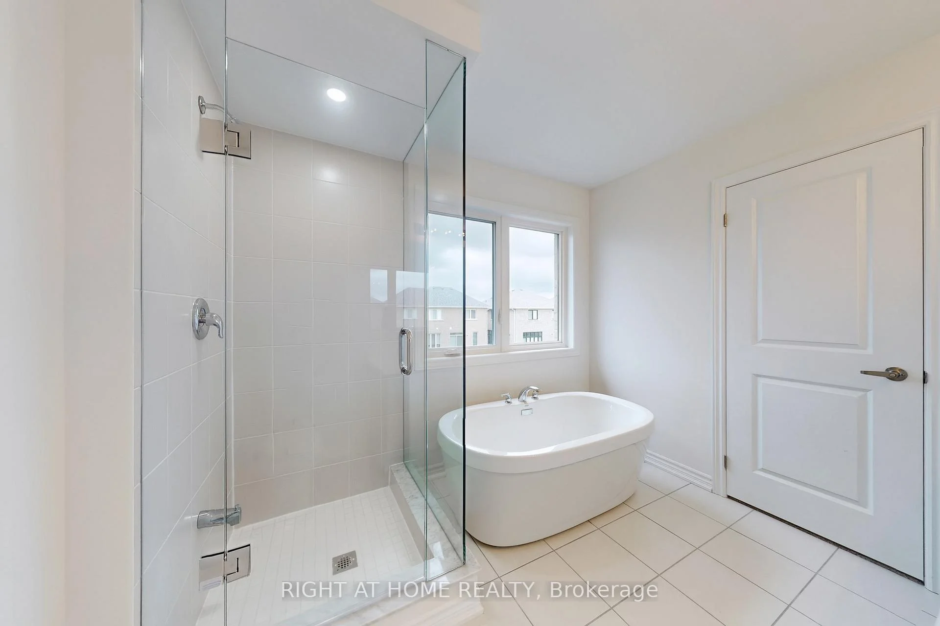 Photo 22 of 40 Ainslie Hill Crescent, Georgina, Sutton & Jackson's Point — HOMEH