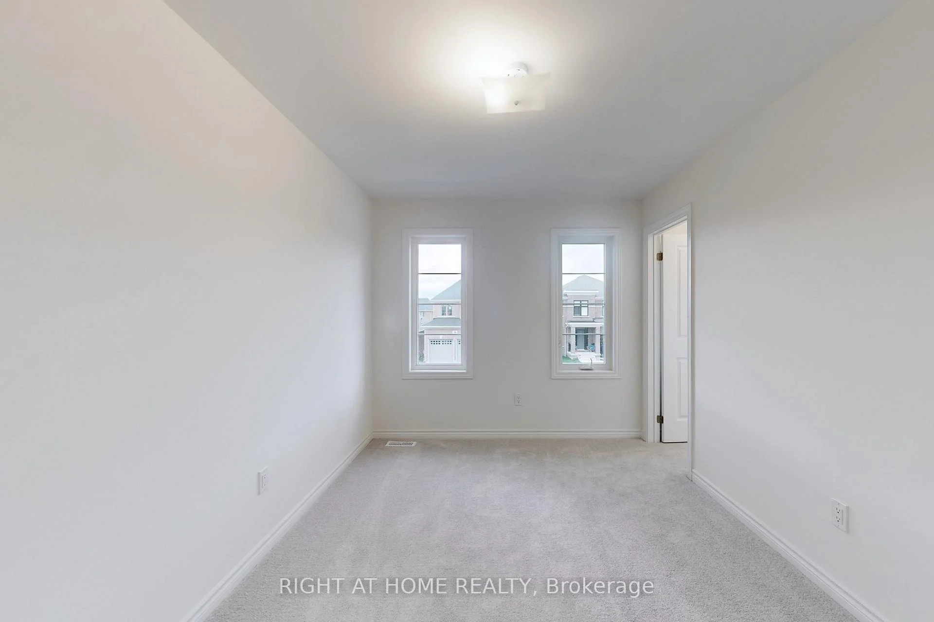 Photo 25 of 40 Ainslie Hill Crescent, Georgina, Sutton & Jackson's Point — HOMEH