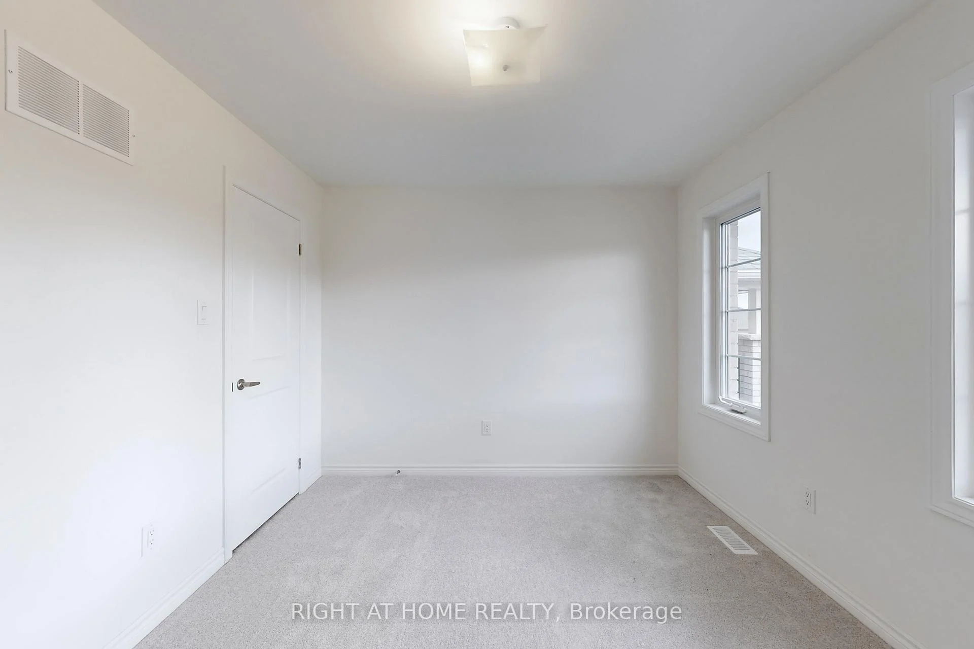 Photo 28 of 40 Ainslie Hill Crescent, Georgina, Sutton & Jackson's Point — HOMEH